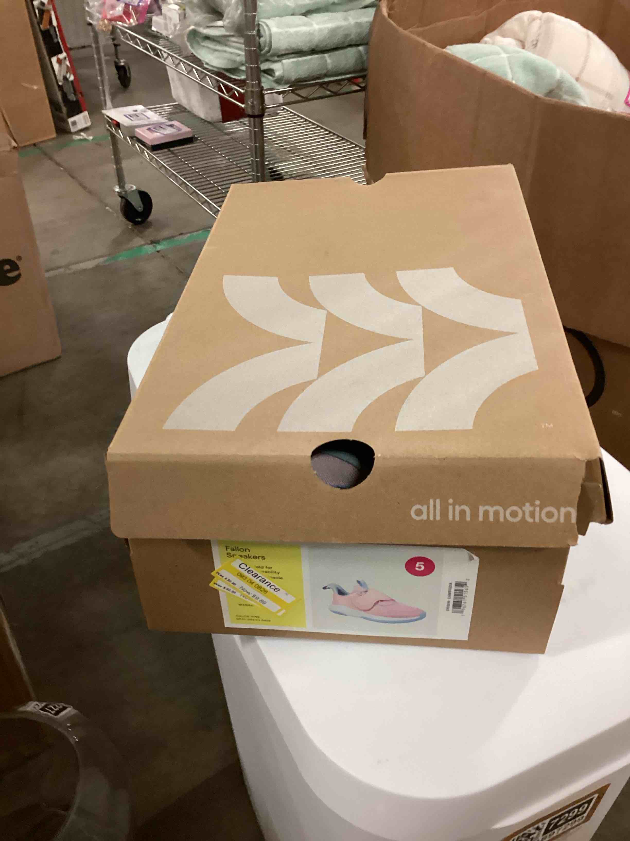 https://s3.amazonaws.com/lotting-images-prod/bidfta/BRN1897298_1750687466562.jpeg