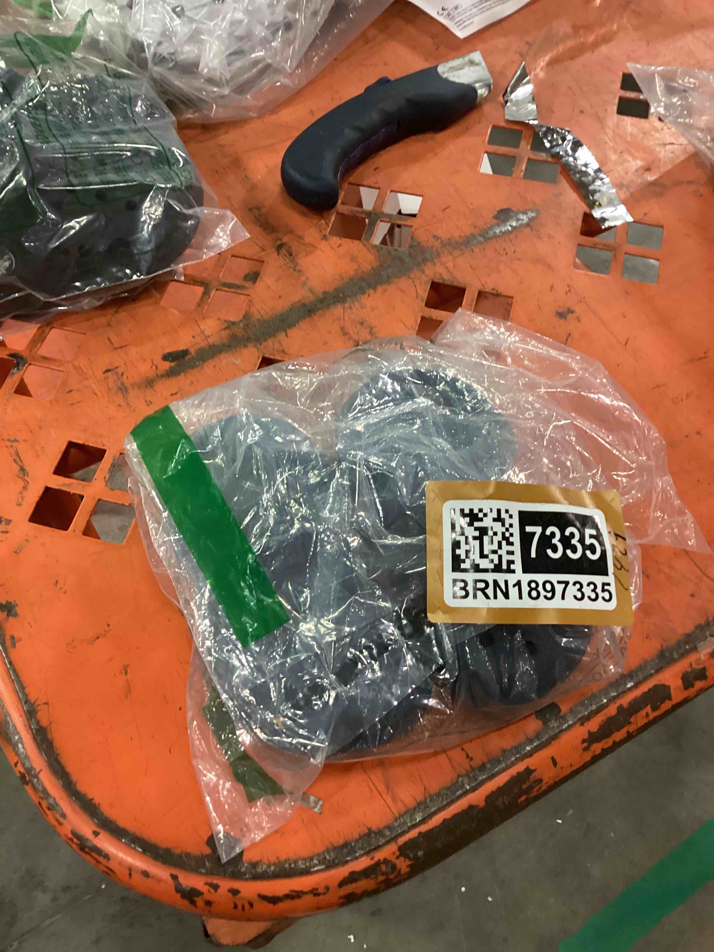 https://s3.amazonaws.com/lotting-images-prod/bidfta/BRN1897335_1750798103850.jpeg