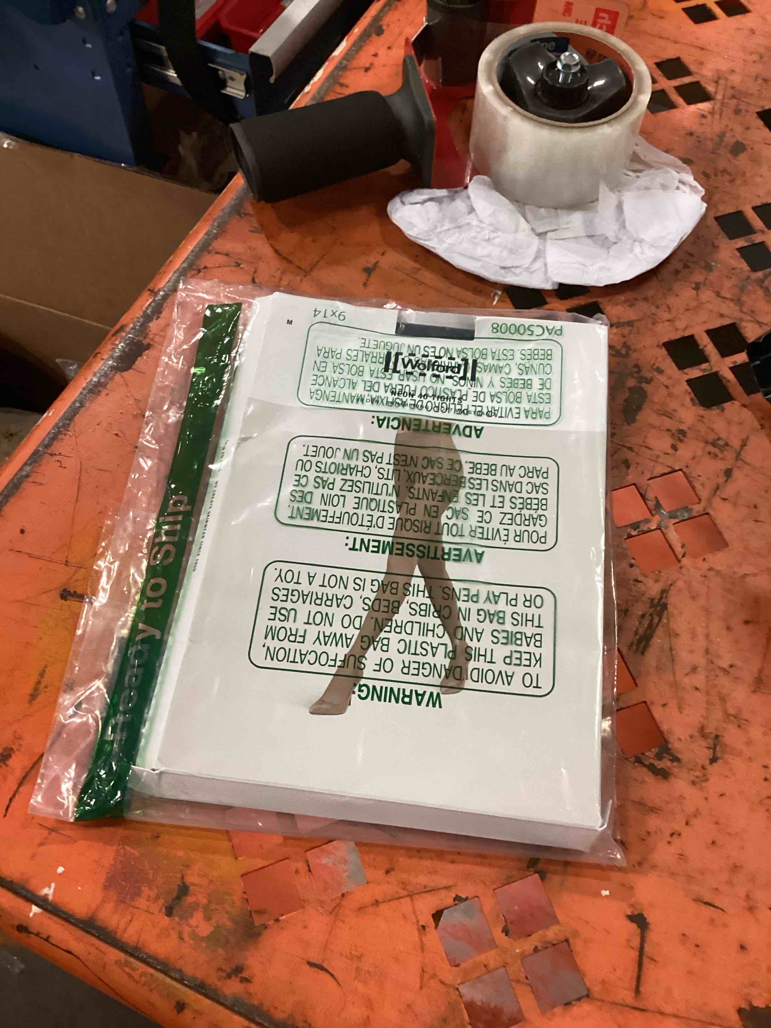 https://s3.amazonaws.com/lotting-images-prod/bidfta/BRN1897422_1750887197840.jpeg