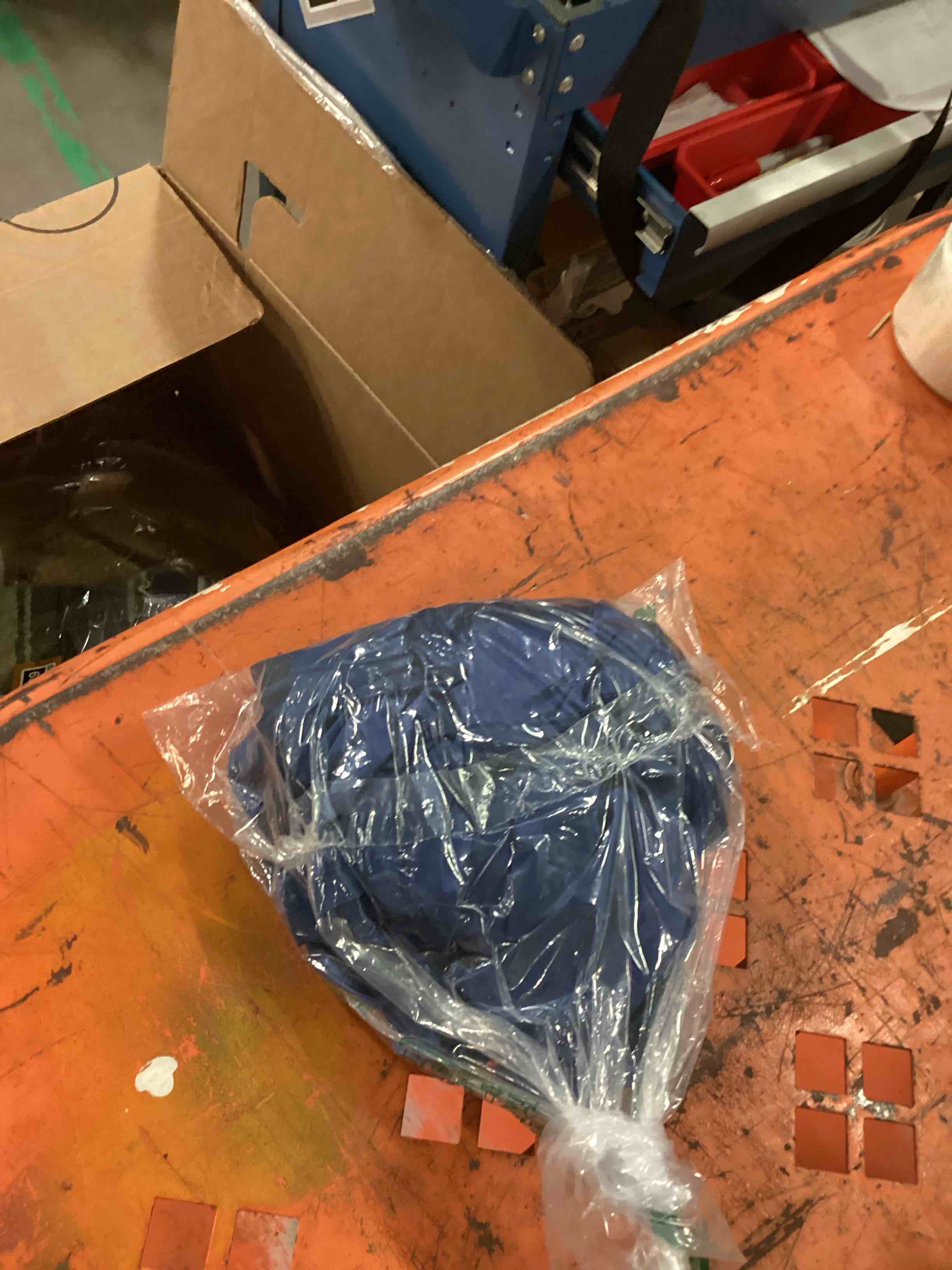 https://s3.amazonaws.com/lotting-images-prod/bidfta/BRN1897428_1750885628297.jpeg