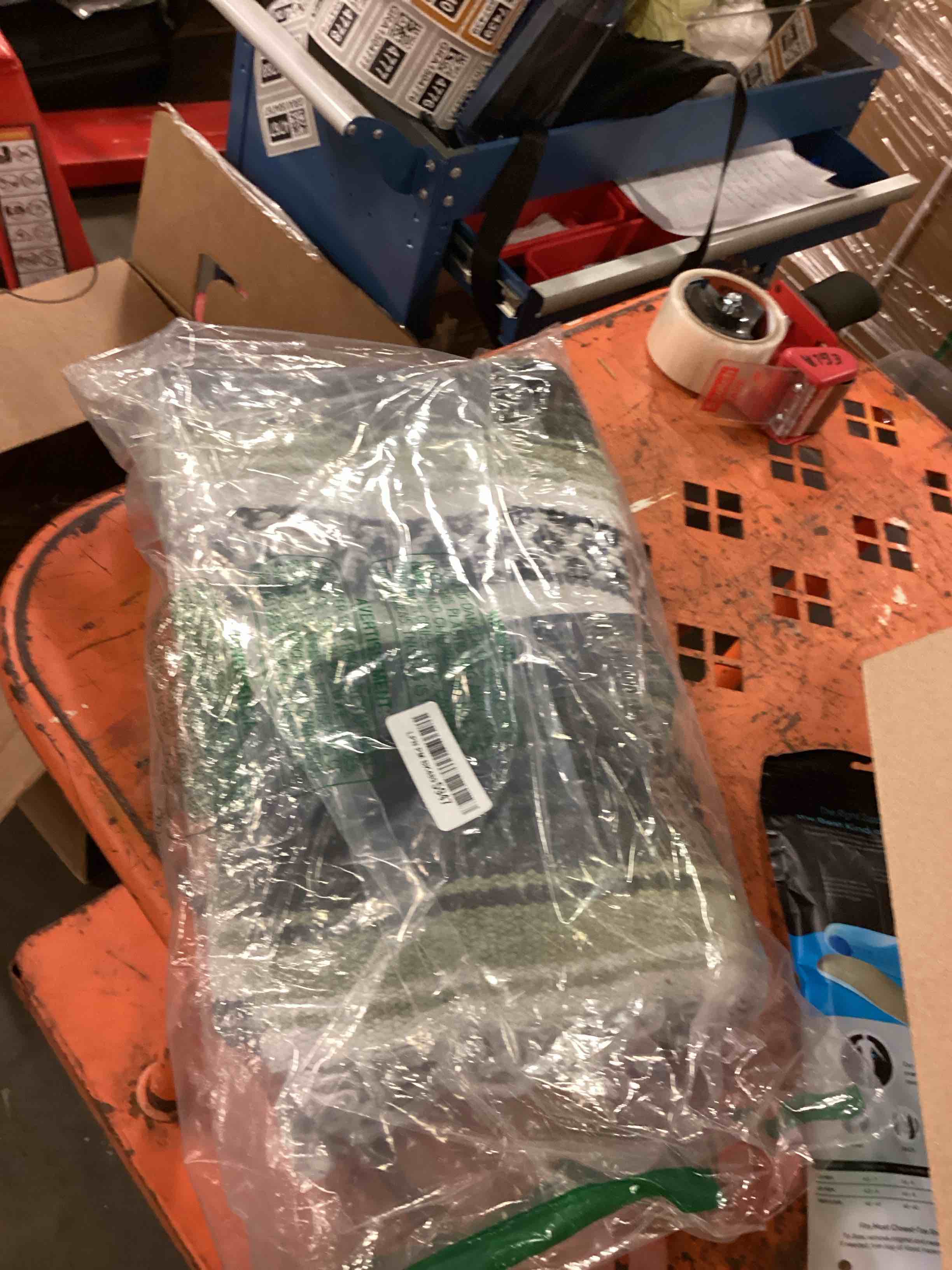 https://s3.amazonaws.com/lotting-images-prod/bidfta/BRN1897429_1750881850615.jpeg