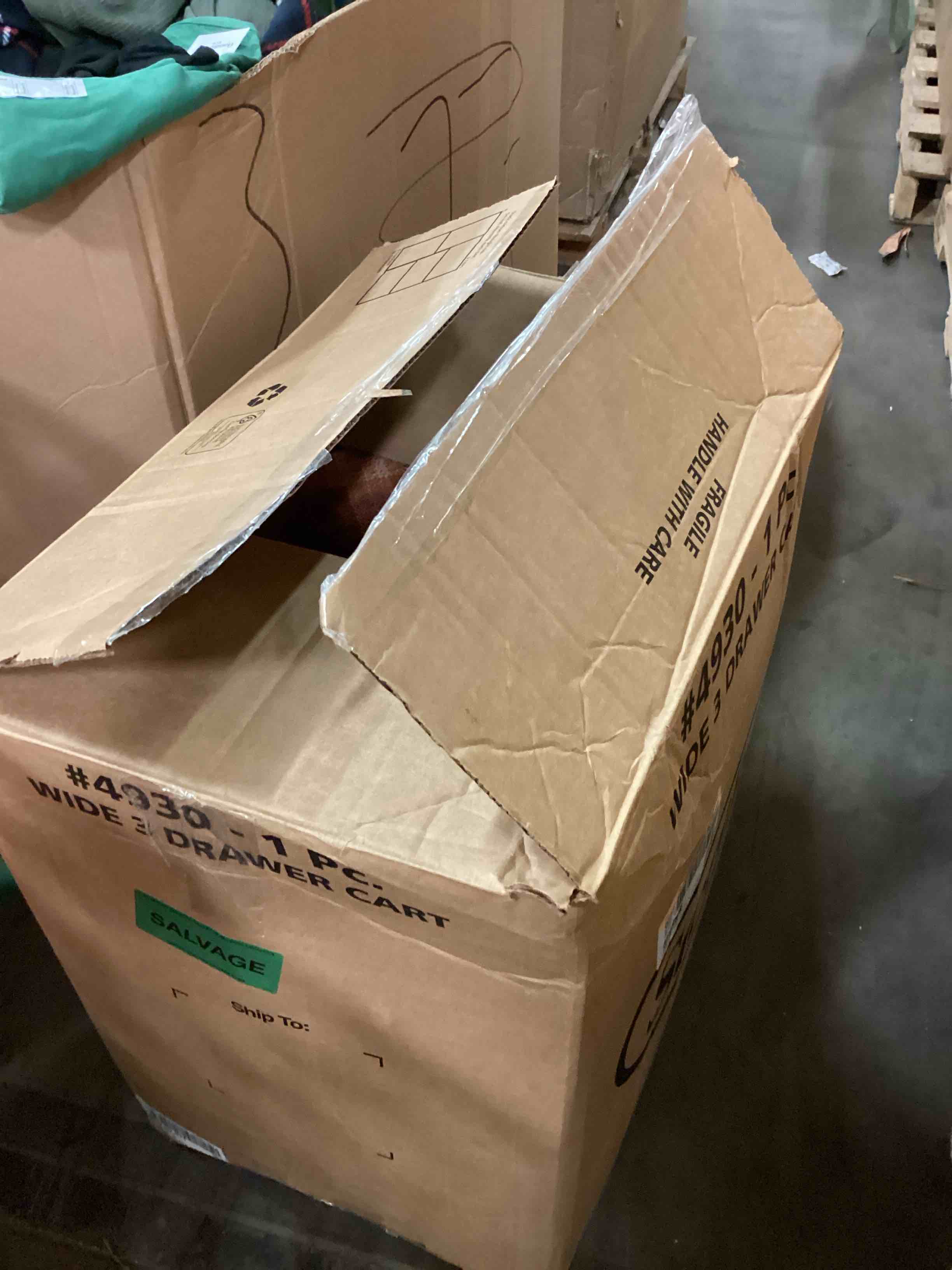https://s3.amazonaws.com/lotting-images-prod/bidfta/BRN1897525_1750974097758.jpeg