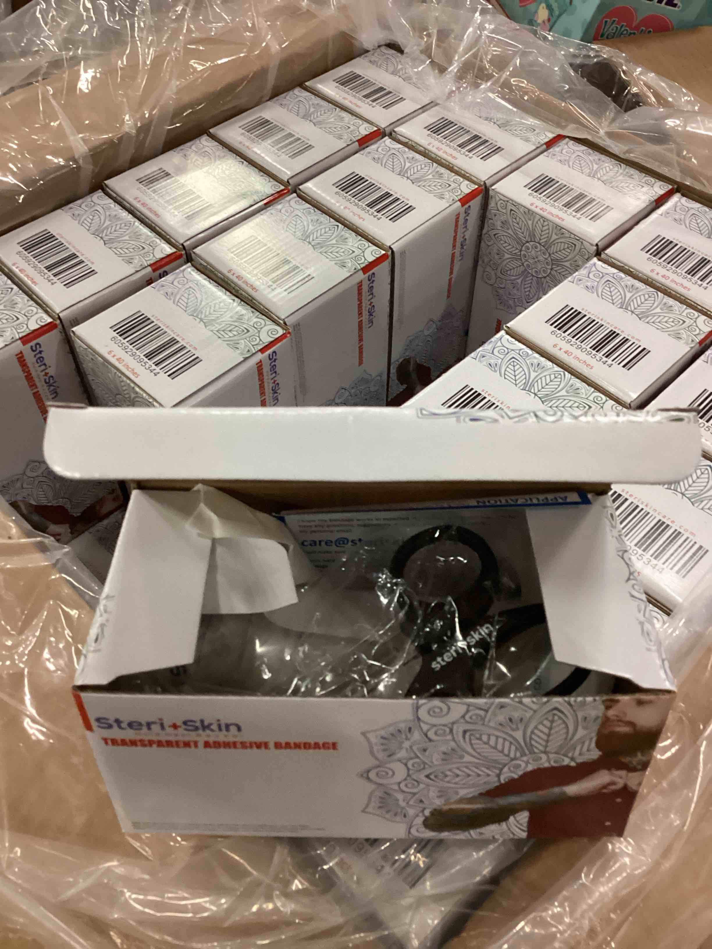 https://s3.amazonaws.com/lotting-images-prod/bidfta/BRN1897649_1751310407515.jpeg