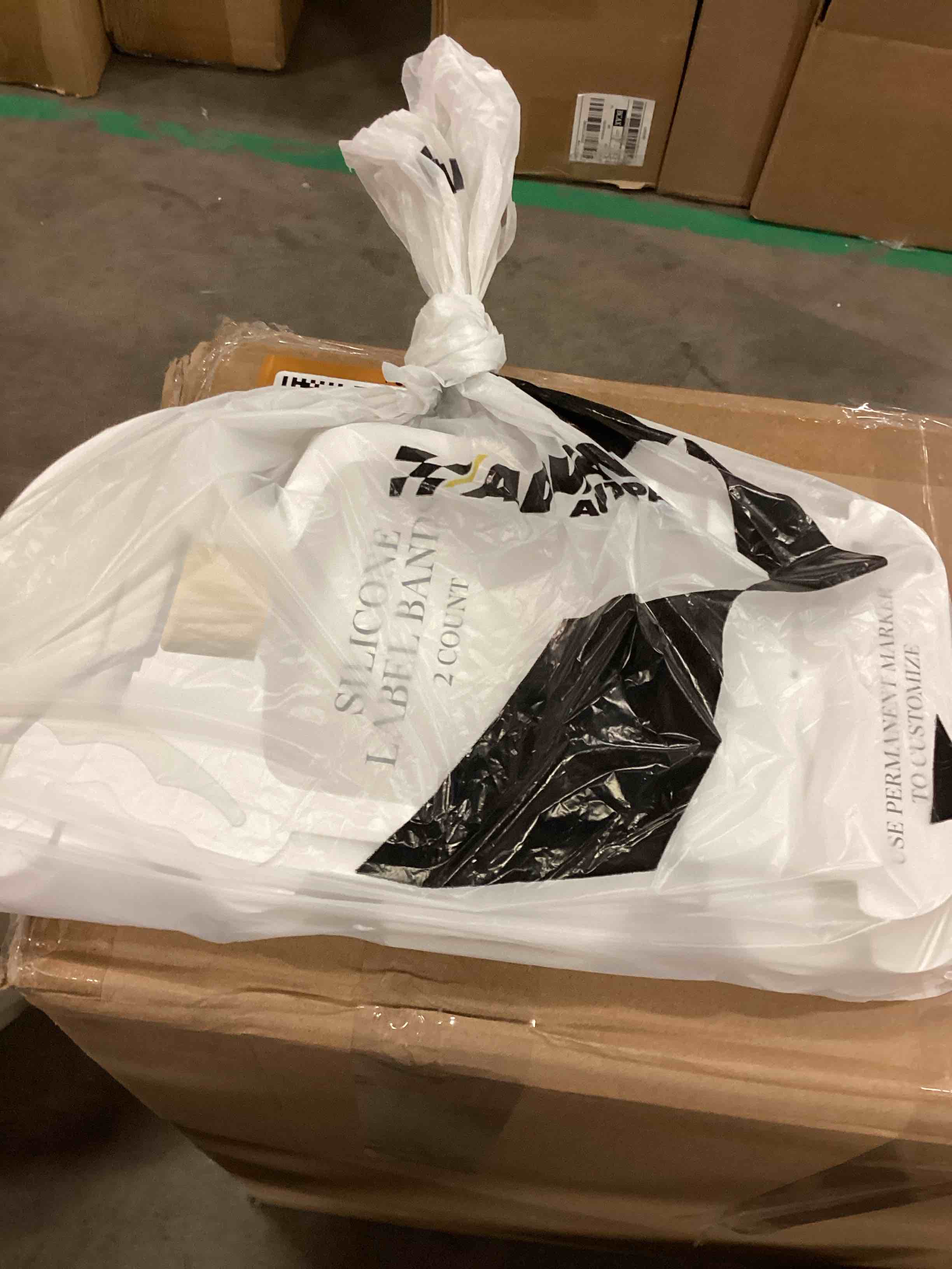 https://s3.amazonaws.com/lotting-images-prod/bidfta/BRN1898014_1751996500795.jpeg