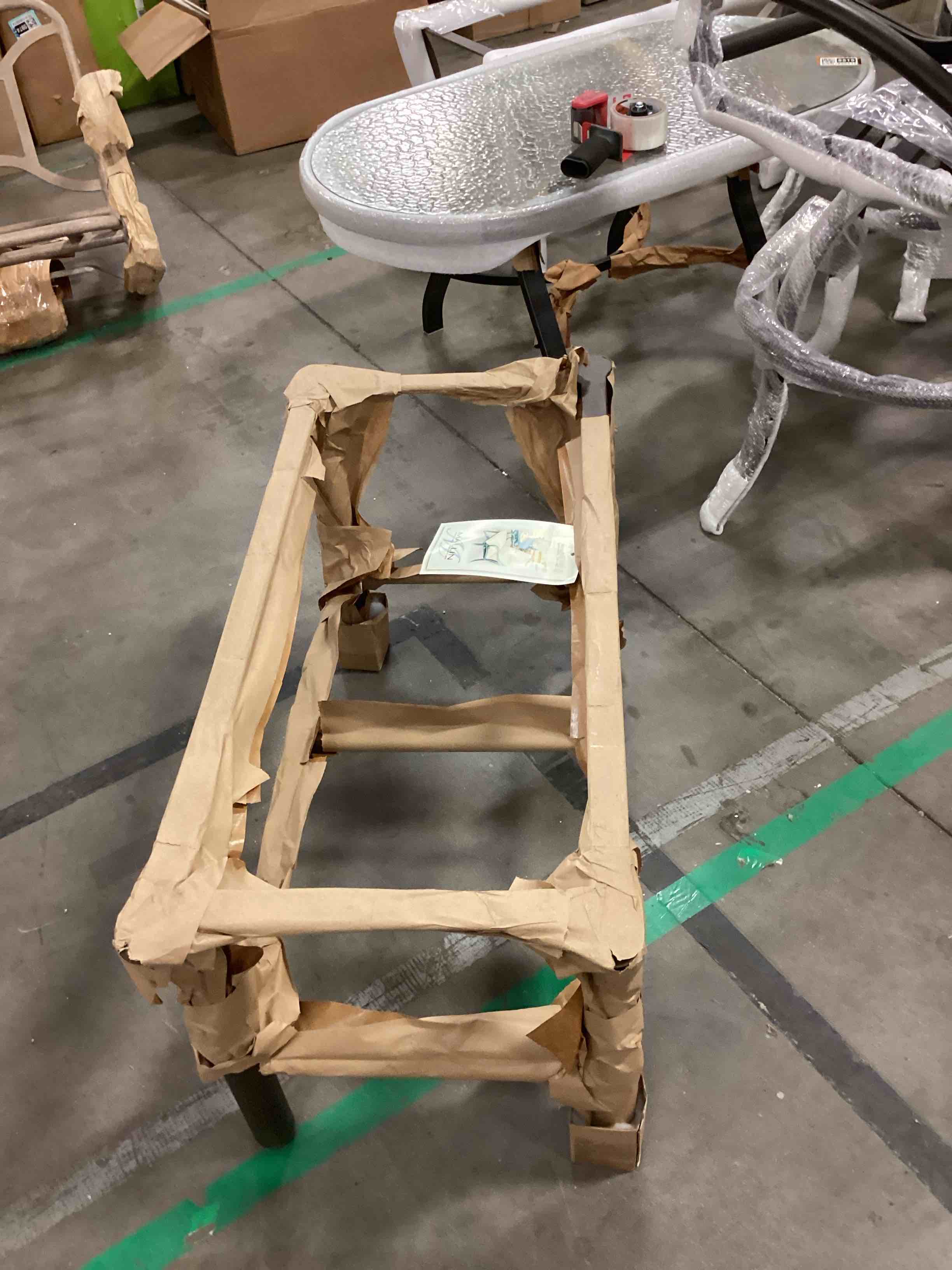 https://s3.amazonaws.com/lotting-images-prod/bidfta/BRN1898514_1755805547078.jpeg