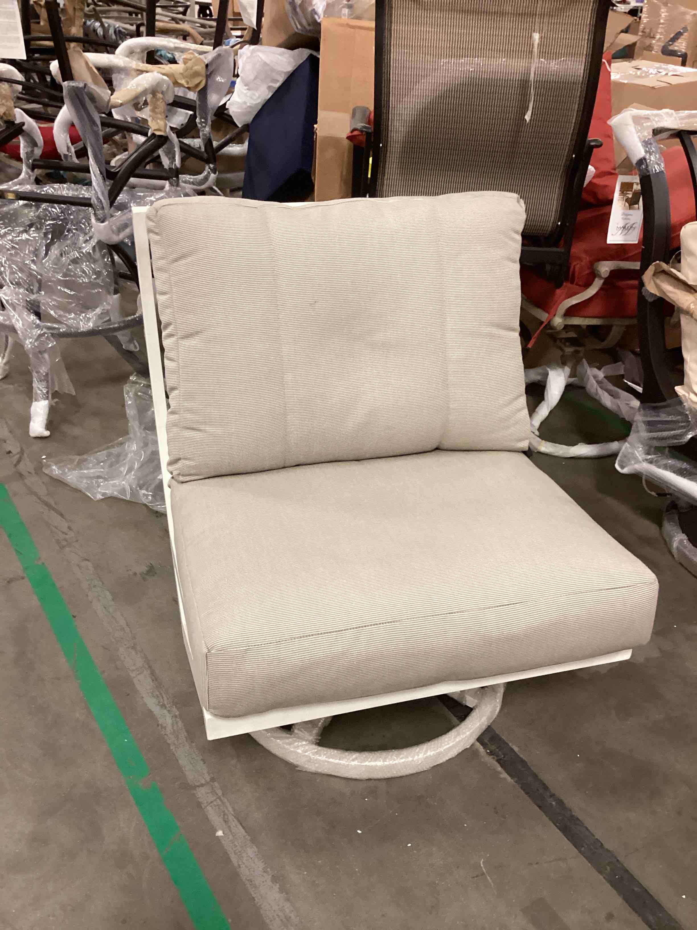 Outdoor Aluminum/ Wicker Patio Swivel Arm Chair With Cushions, Old White/Beige Cushion By Mallin Casual Furniture