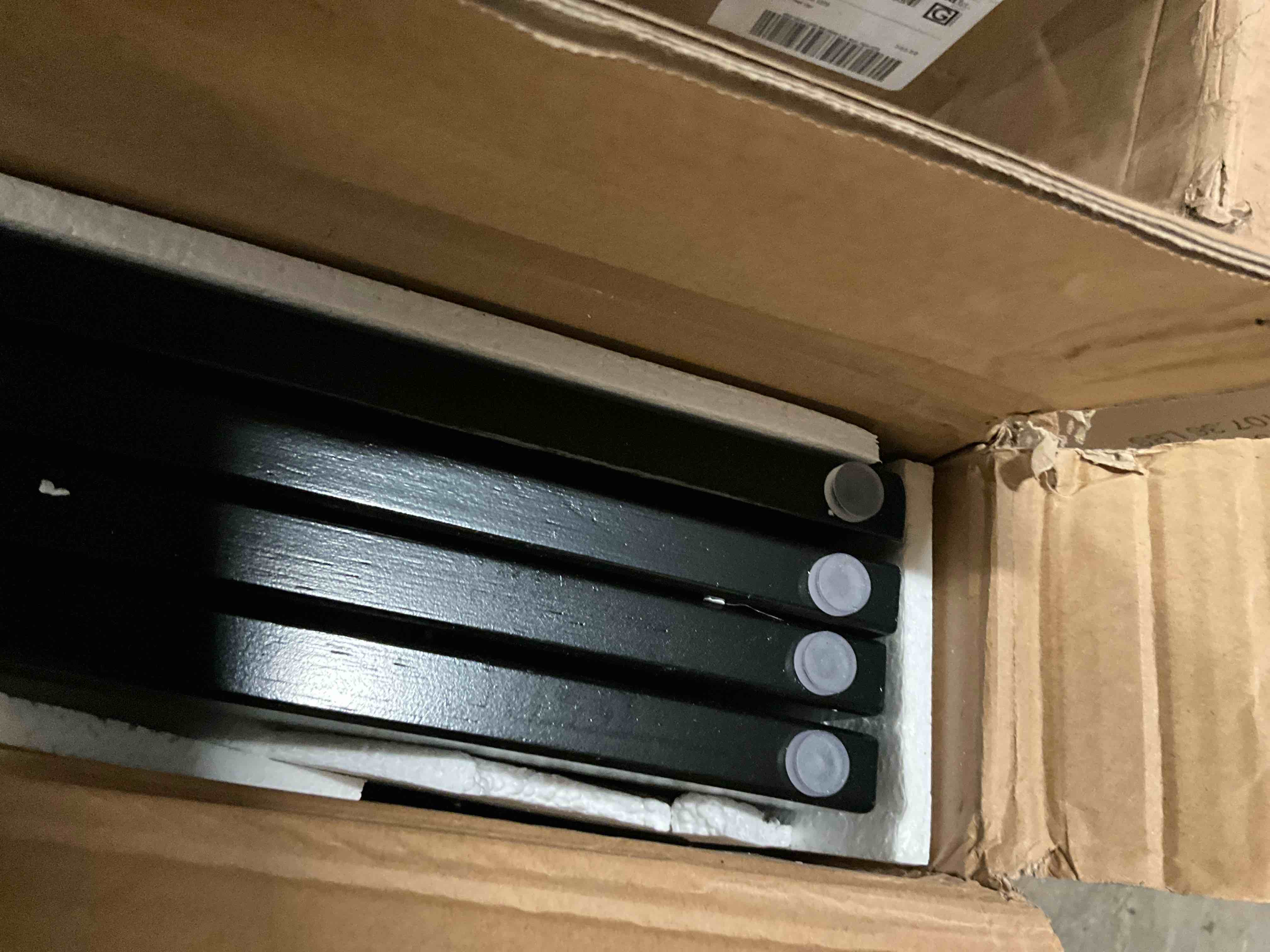 https://s3.amazonaws.com/lotting-images-prod/bidfta/BRN1898543_1752677655603.jpeg
