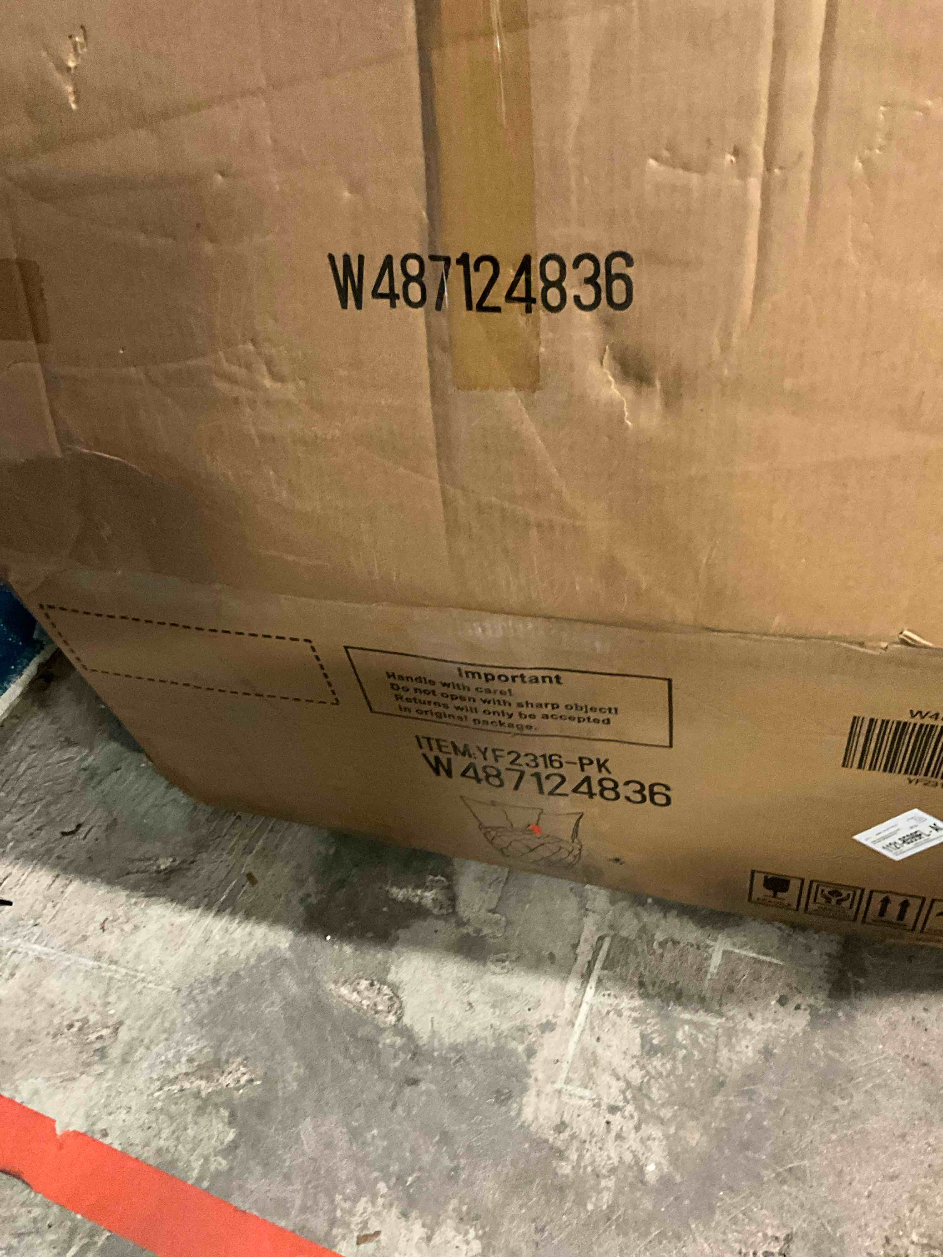https://s3.amazonaws.com/lotting-images-prod/bidfta/BRN1898554_1752523804915.jpeg