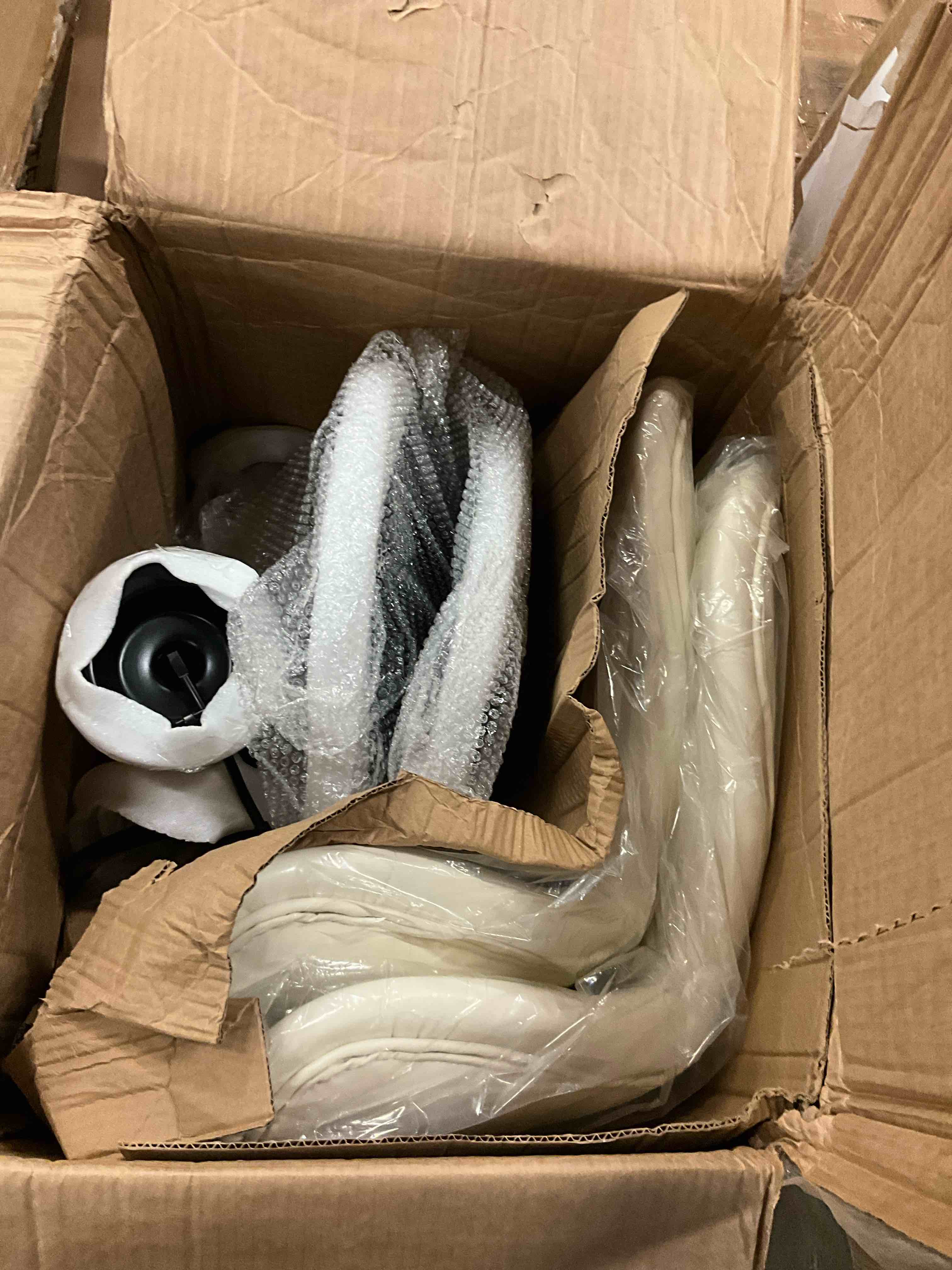 https://s3.amazonaws.com/lotting-images-prod/bidfta/BRN1898558_1752762429596.jpeg