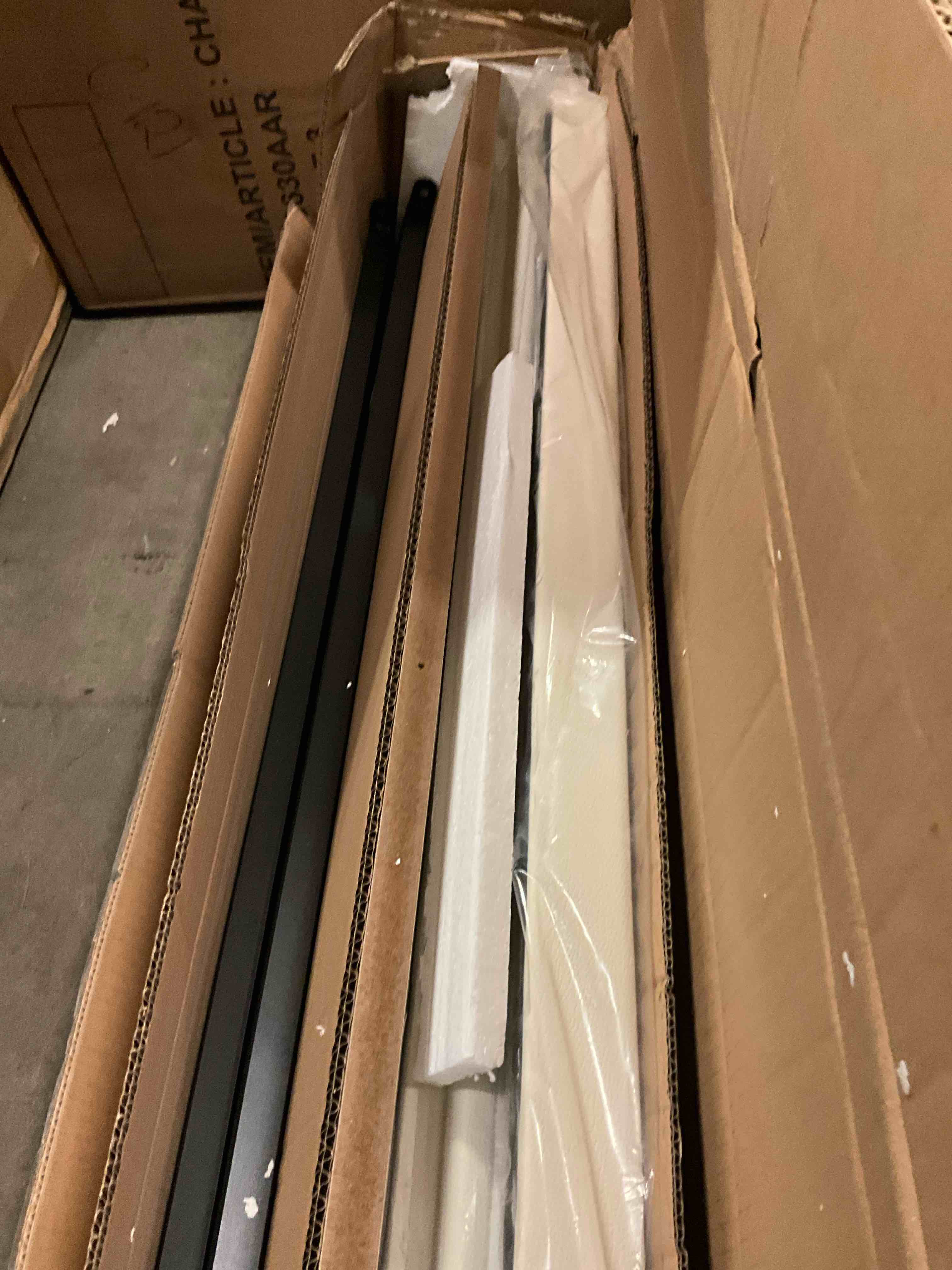 https://s3.amazonaws.com/lotting-images-prod/bidfta/BRN1898560_1752765081756.jpeg