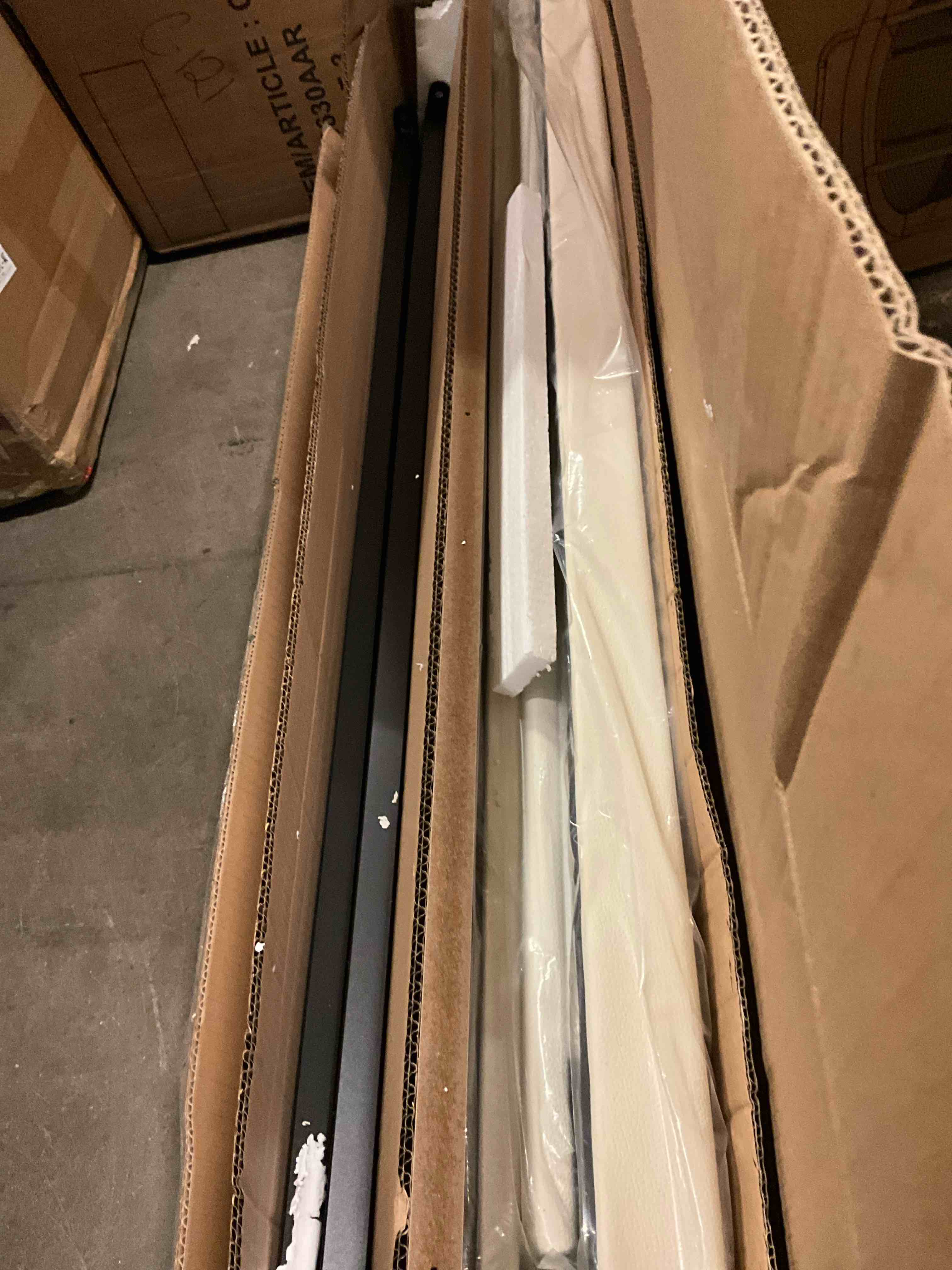 https://s3.amazonaws.com/lotting-images-prod/bidfta/BRN1898560_1752765084678.jpeg