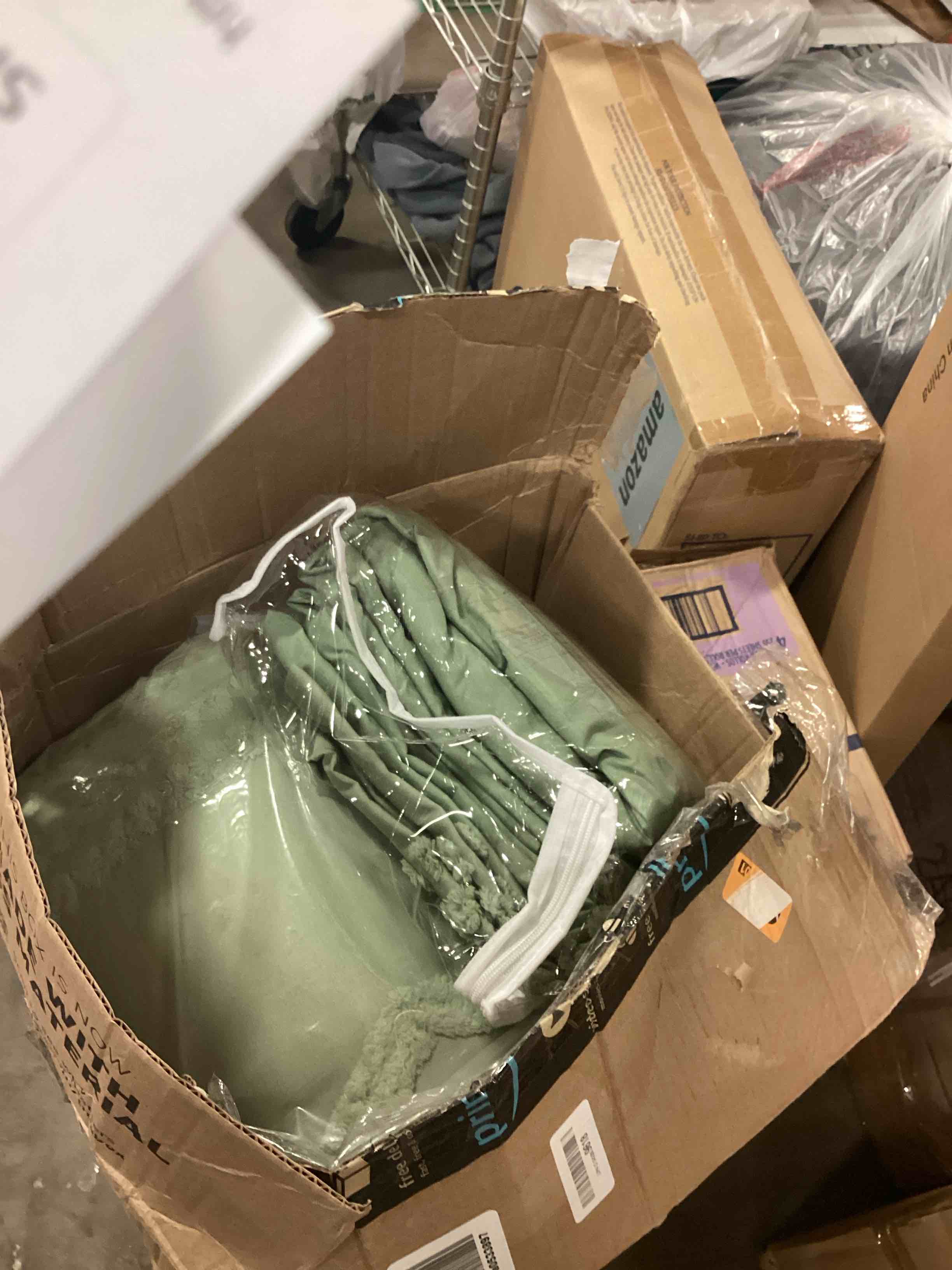 https://s3.amazonaws.com/lotting-images-prod/bidfta/BRN1899214_1753365624705.jpeg