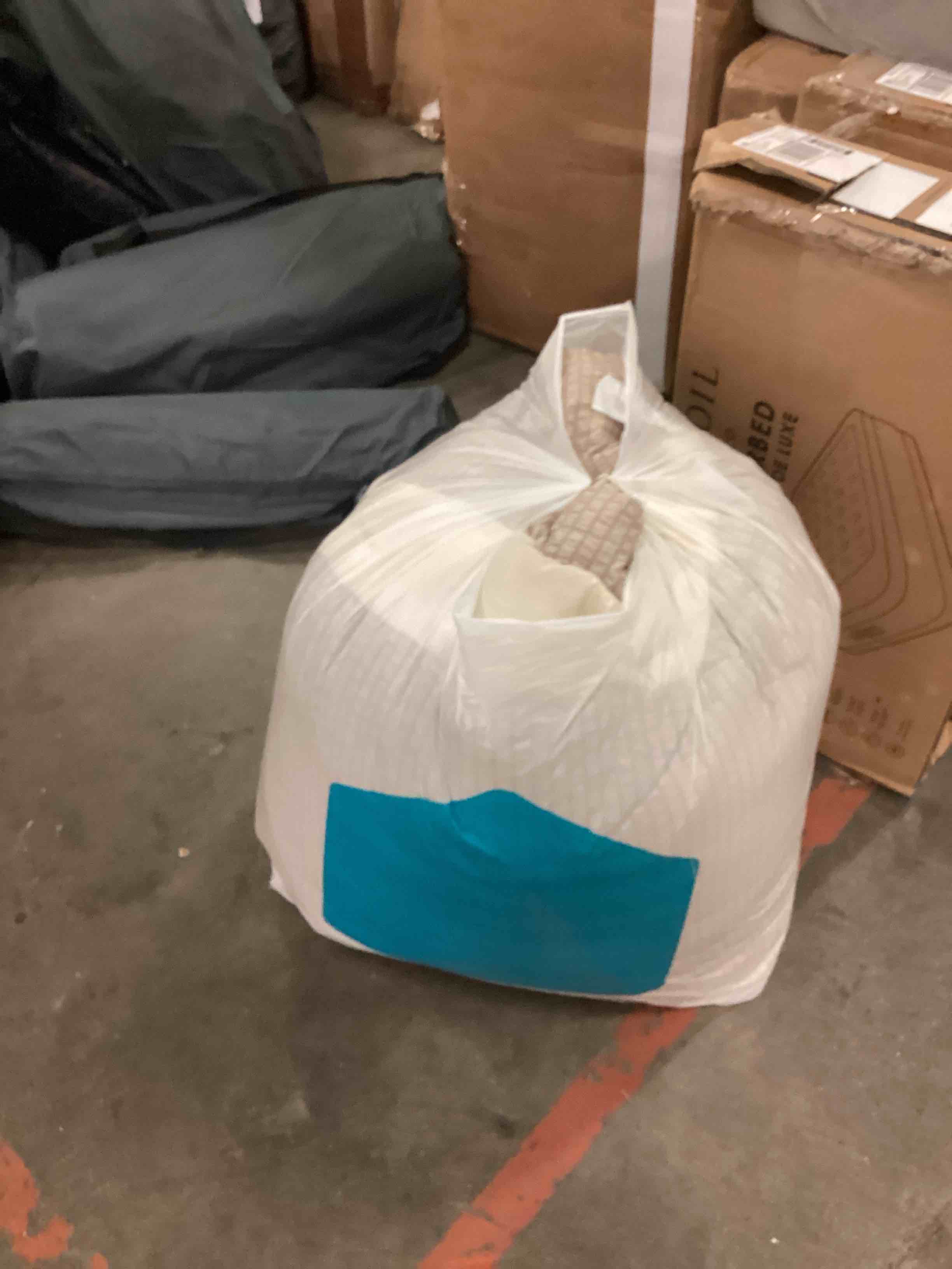 https://s3.amazonaws.com/lotting-images-prod/bidfta/BRN1899293_1753735194870.jpeg