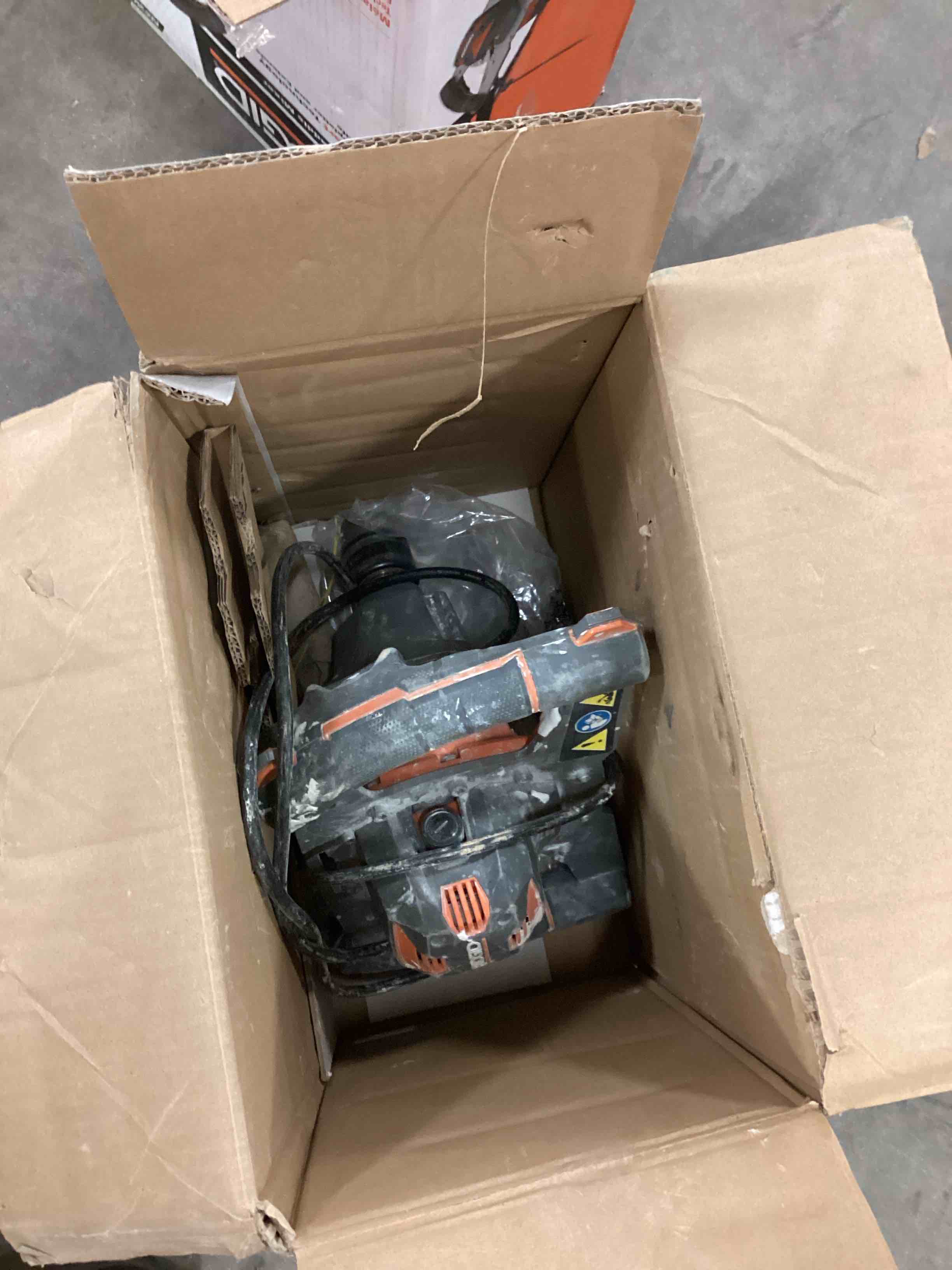 https://s3.amazonaws.com/lotting-images-prod/bidfta/BRN1899349_1753911008187.jpeg