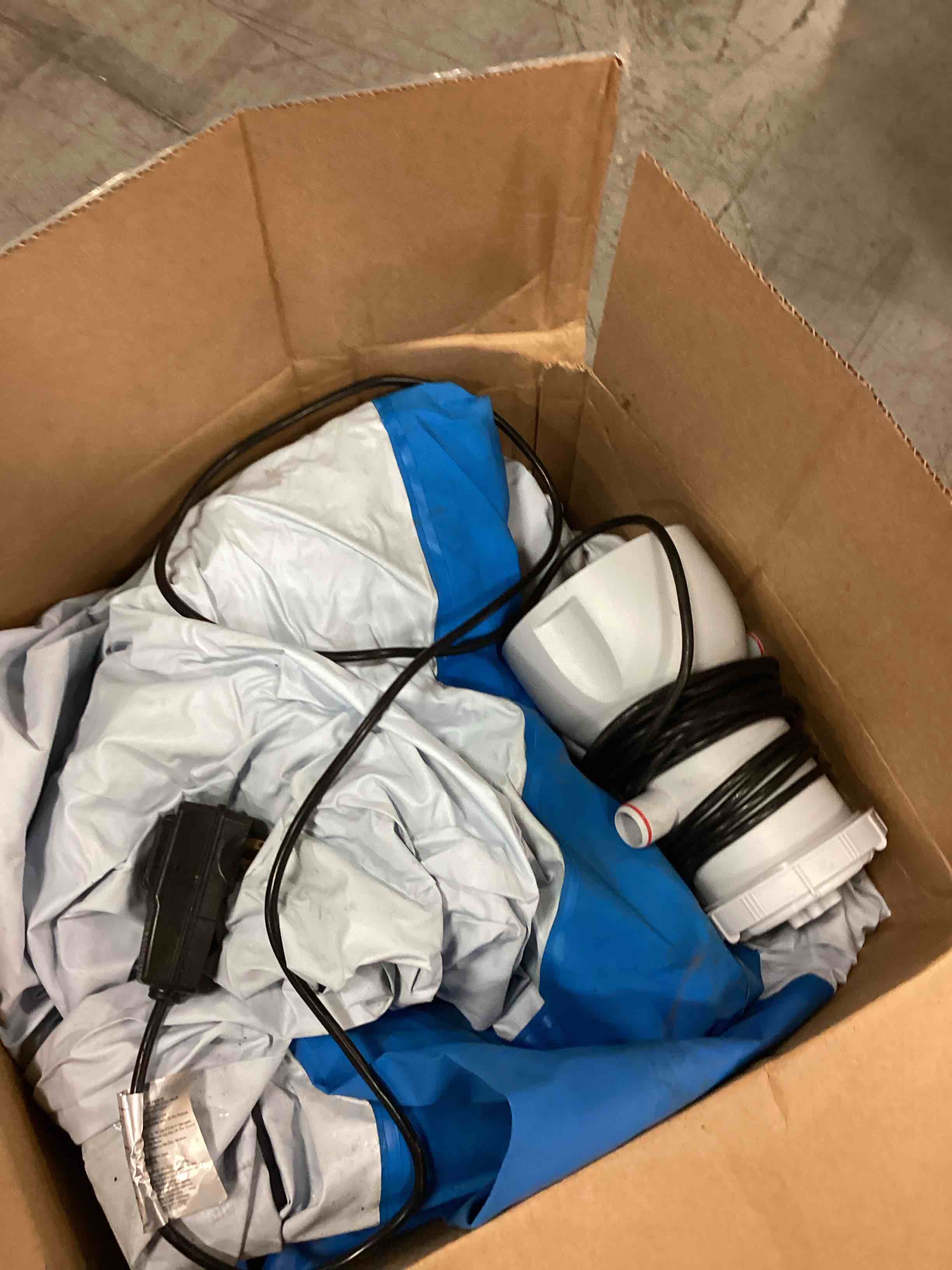 https://s3.amazonaws.com/lotting-images-prod/bidfta/BRN1899496_1754662647806.jpeg