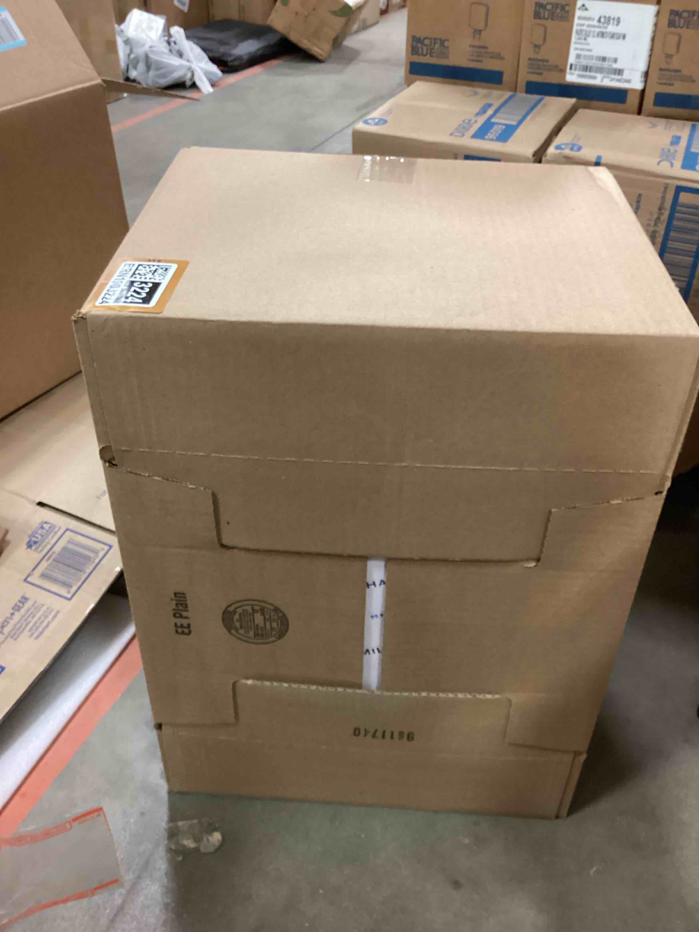 https://s3.amazonaws.com/lotting-images-prod/bidfta/BRN1903224_1742309268840.jpeg