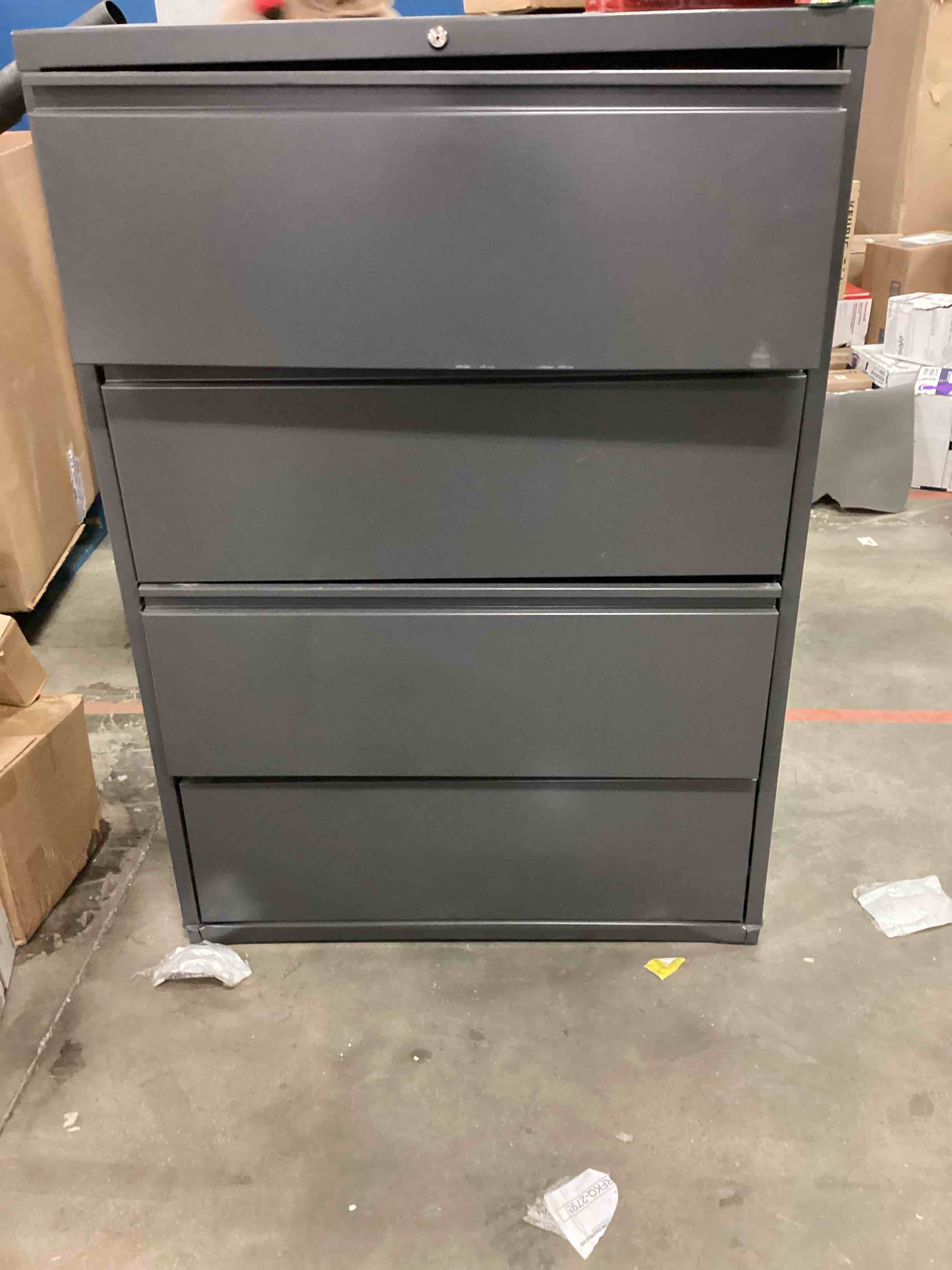 https://s3.amazonaws.com/lotting-images-prod/bidfta/BRN1903225_1742309502172.jpeg