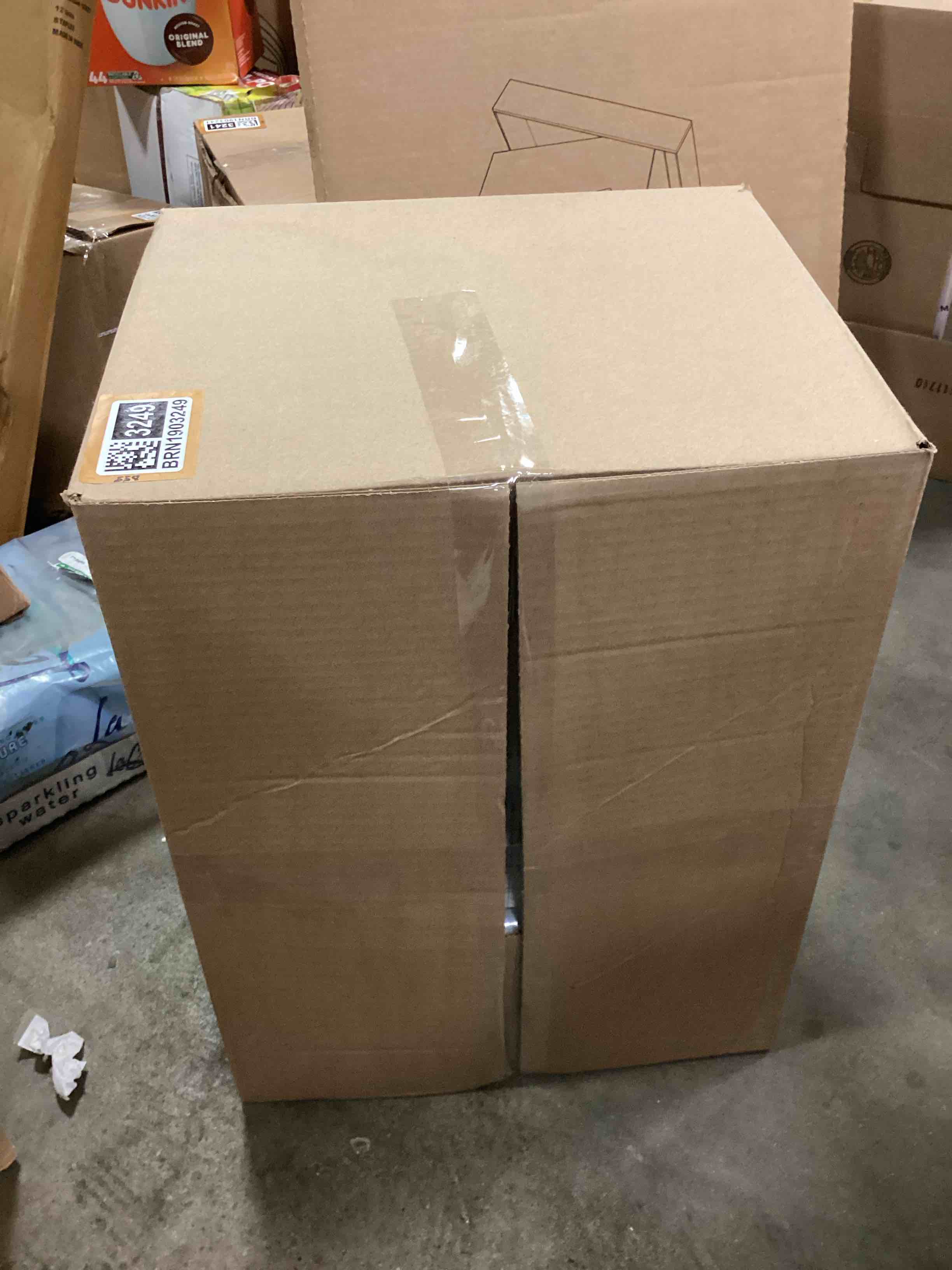 https://s3.amazonaws.com/lotting-images-prod/bidfta/BRN1903249_1742318430785.jpeg