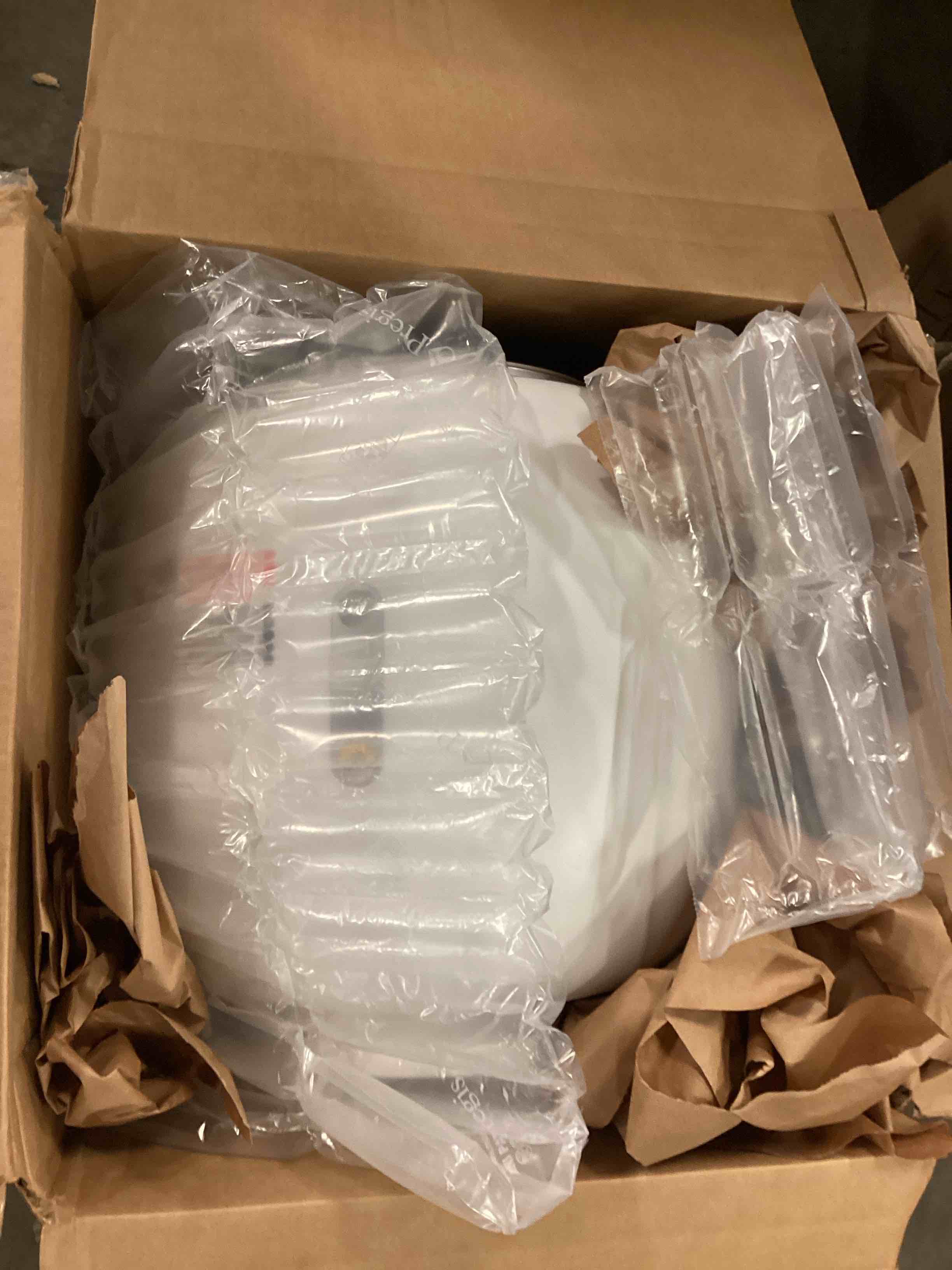 https://s3.amazonaws.com/lotting-images-prod/bidfta/BRN1904239_1744728930663.jpeg