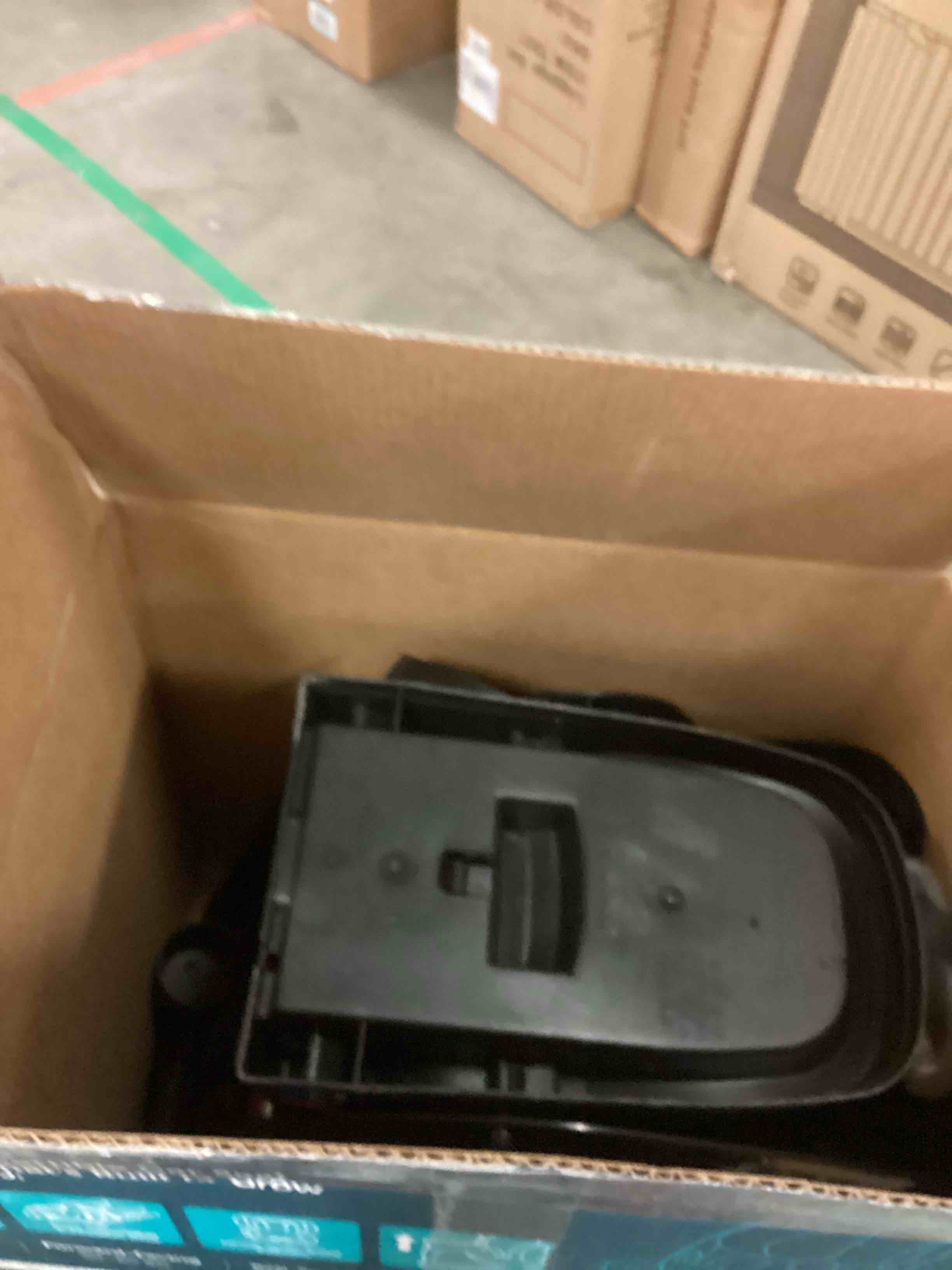 https://s3.amazonaws.com/lotting-images-prod/bidfta/BRN1904426_1745256176516.jpeg