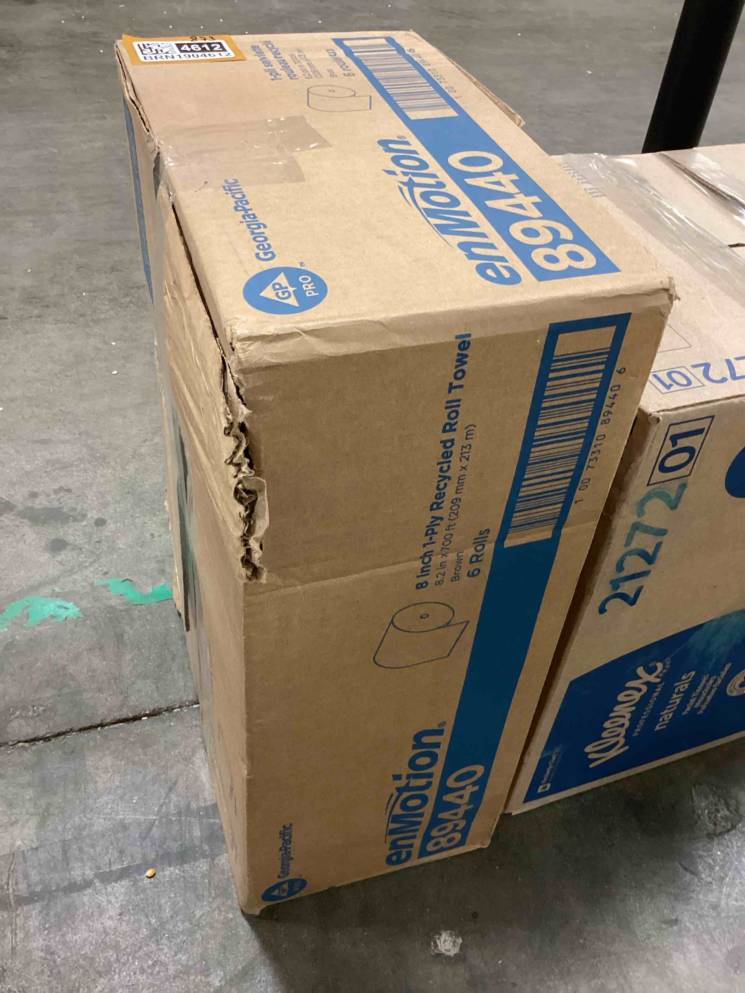 https://s3.amazonaws.com/lotting-images-prod/bidfta/BRN1904612_1745437522426.jpeg