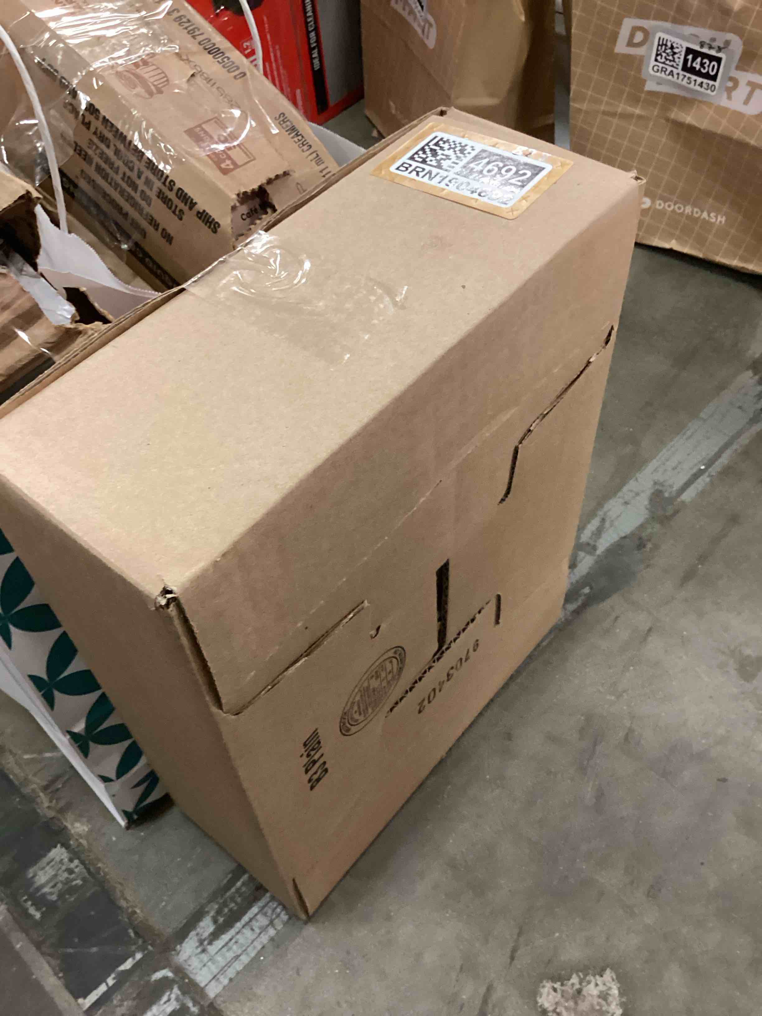 https://s3.amazonaws.com/lotting-images-prod/bidfta/BRN1904692_1745593102582.jpeg