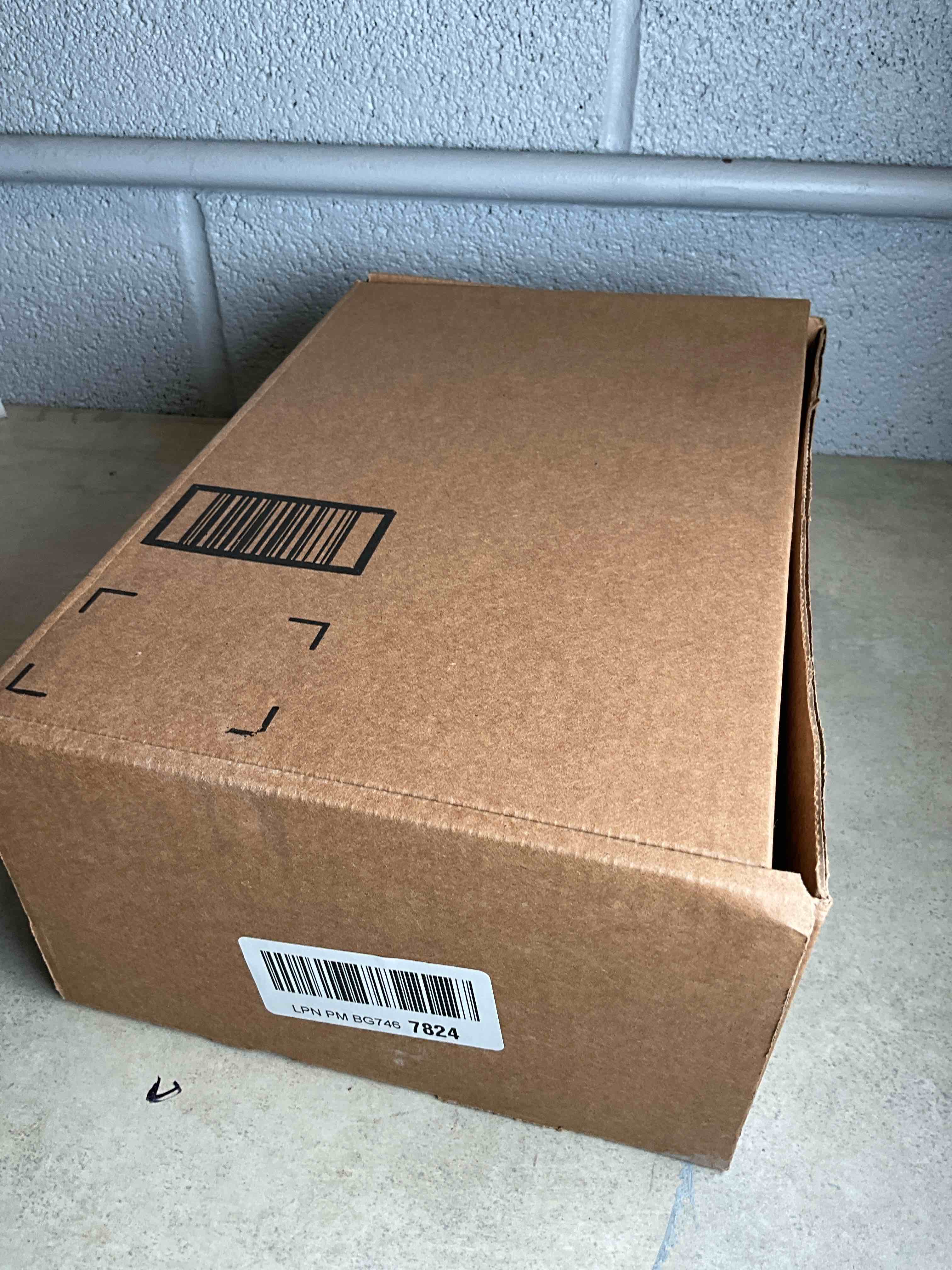https://s3.amazonaws.com/lotting-images-prod/bidfta/BRN1907960_1752253341242.jpeg