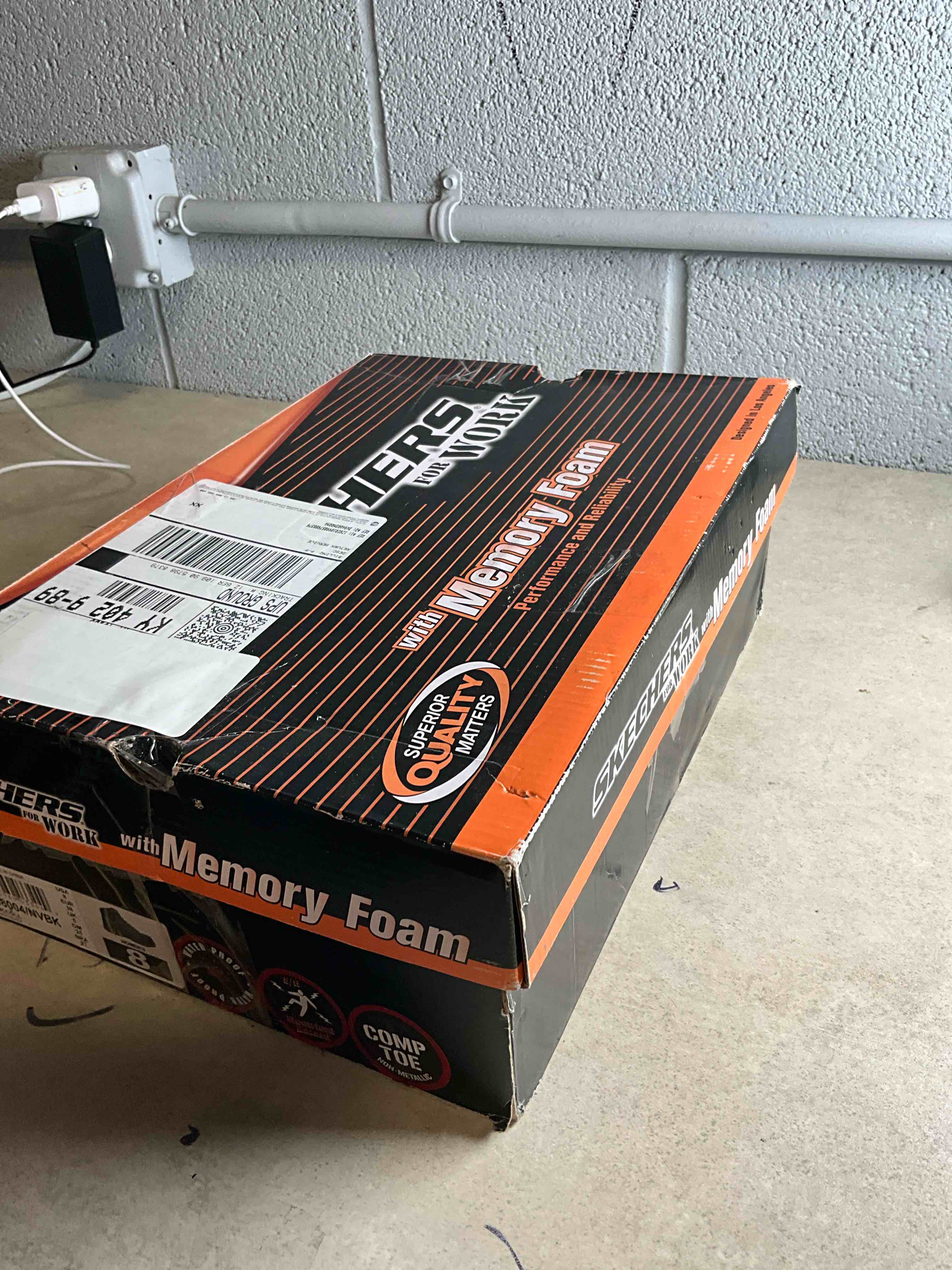 https://s3.amazonaws.com/lotting-images-prod/bidfta/BRN1908152_1752857086598.jpeg