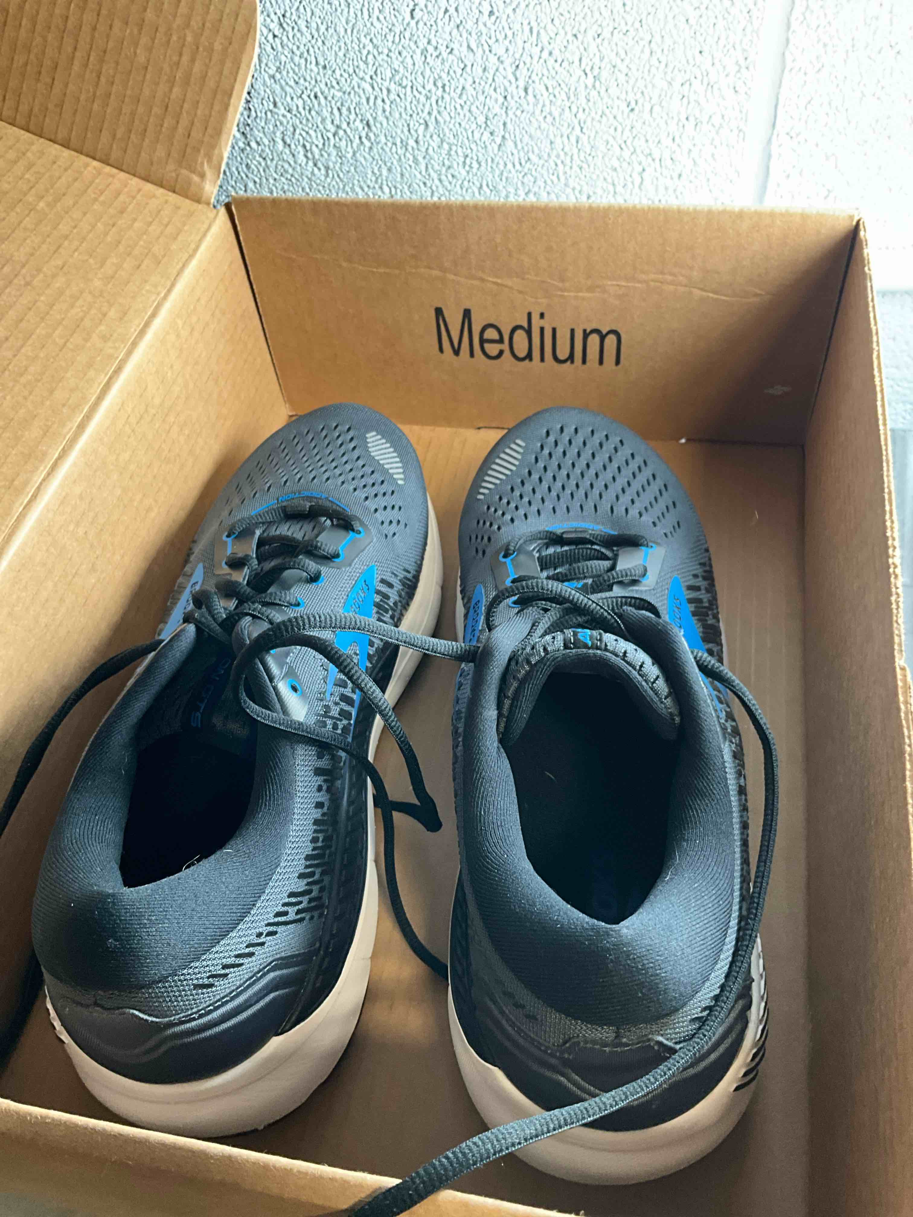 https://s3.amazonaws.com/lotting-images-prod/bidfta/BRN1908478_1753292746436.jpeg