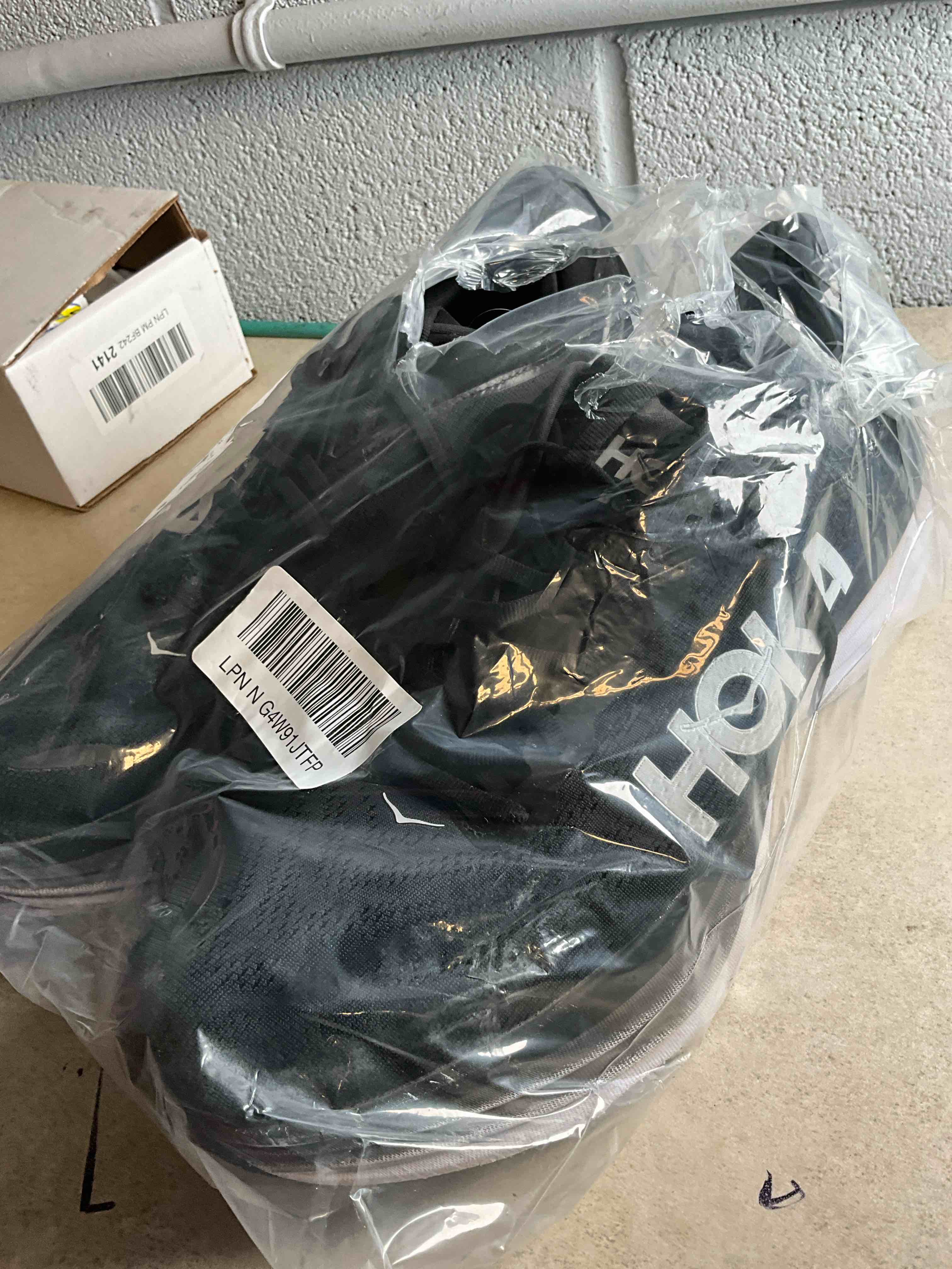 https://s3.amazonaws.com/lotting-images-prod/bidfta/BRN1908521_1753372867489.jpeg