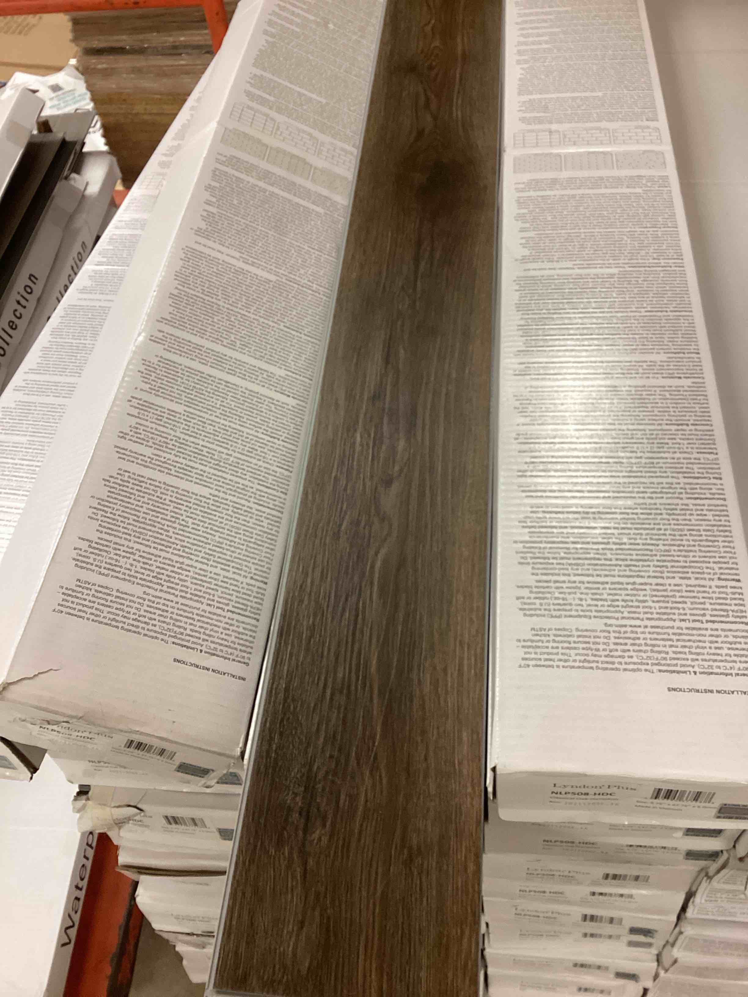 638.40 sq ft Lyndon plus vinyl flooring with pad  size 5.75” x 47.75” x 5.0mm 