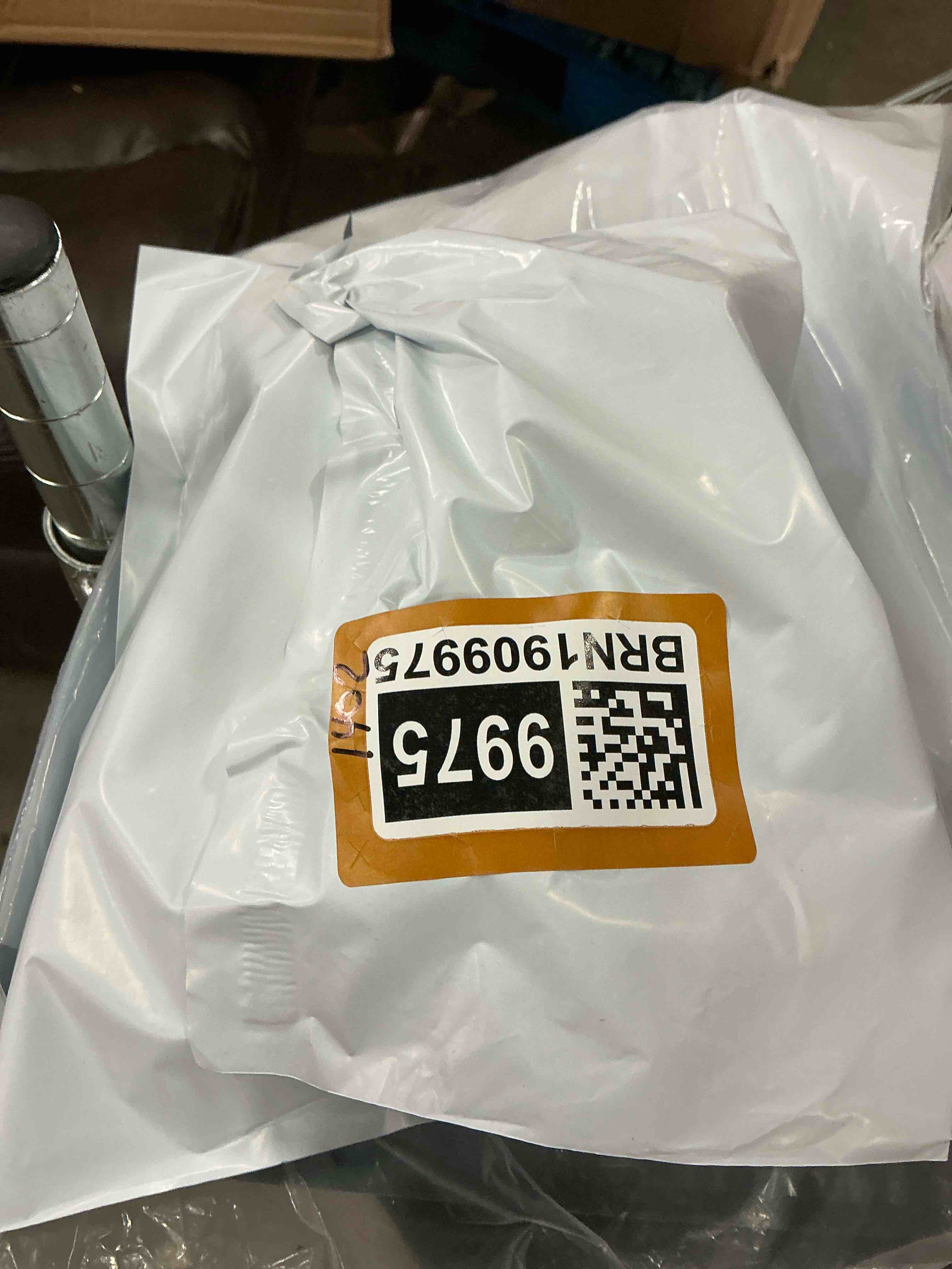 https://s3.amazonaws.com/lotting-images-prod/bidfta/BRN1909975_1750521314609.jpeg