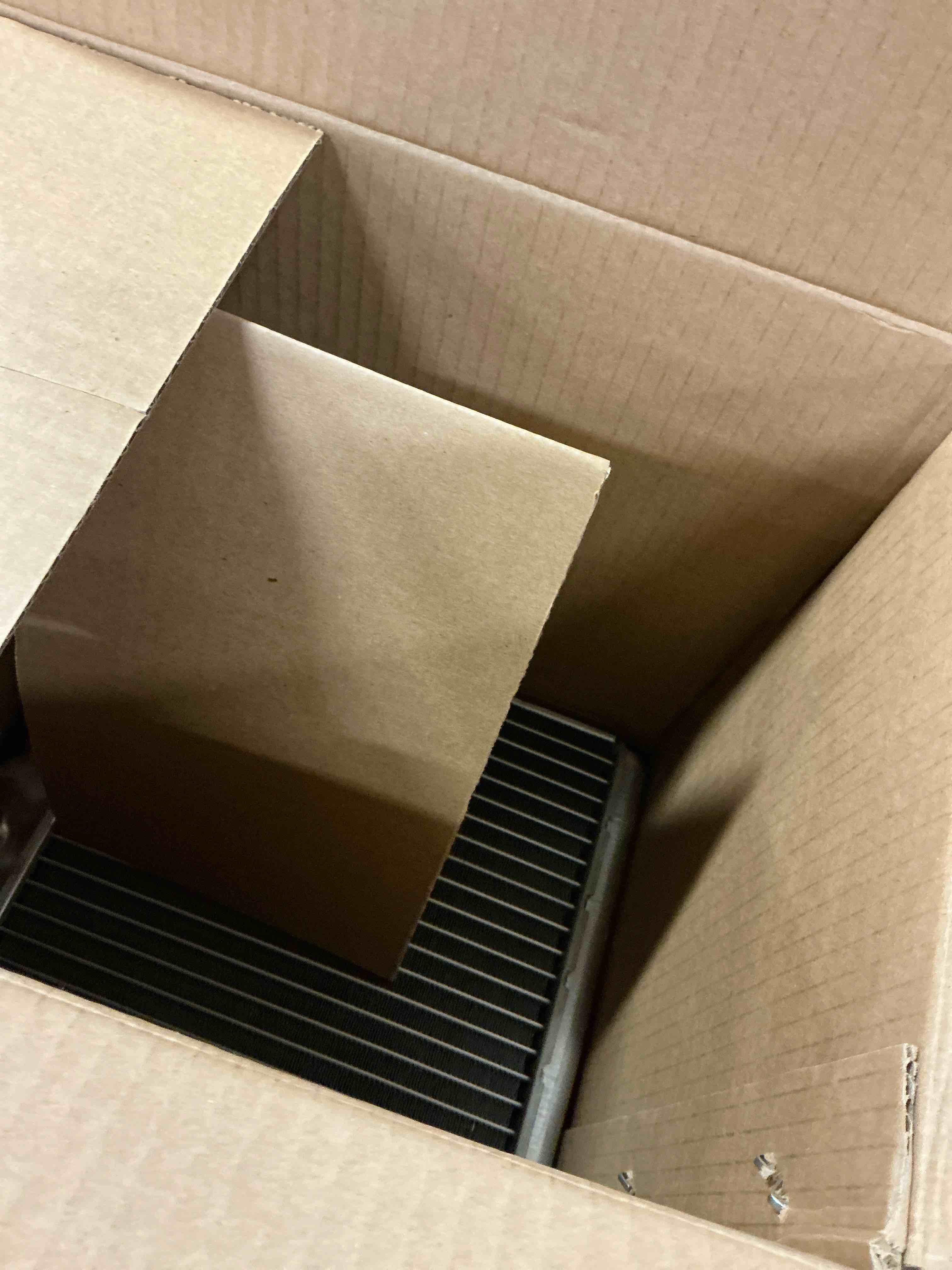 https://s3.amazonaws.com/lotting-images-prod/bidfta/BRN1910401_1751650555720.jpeg
