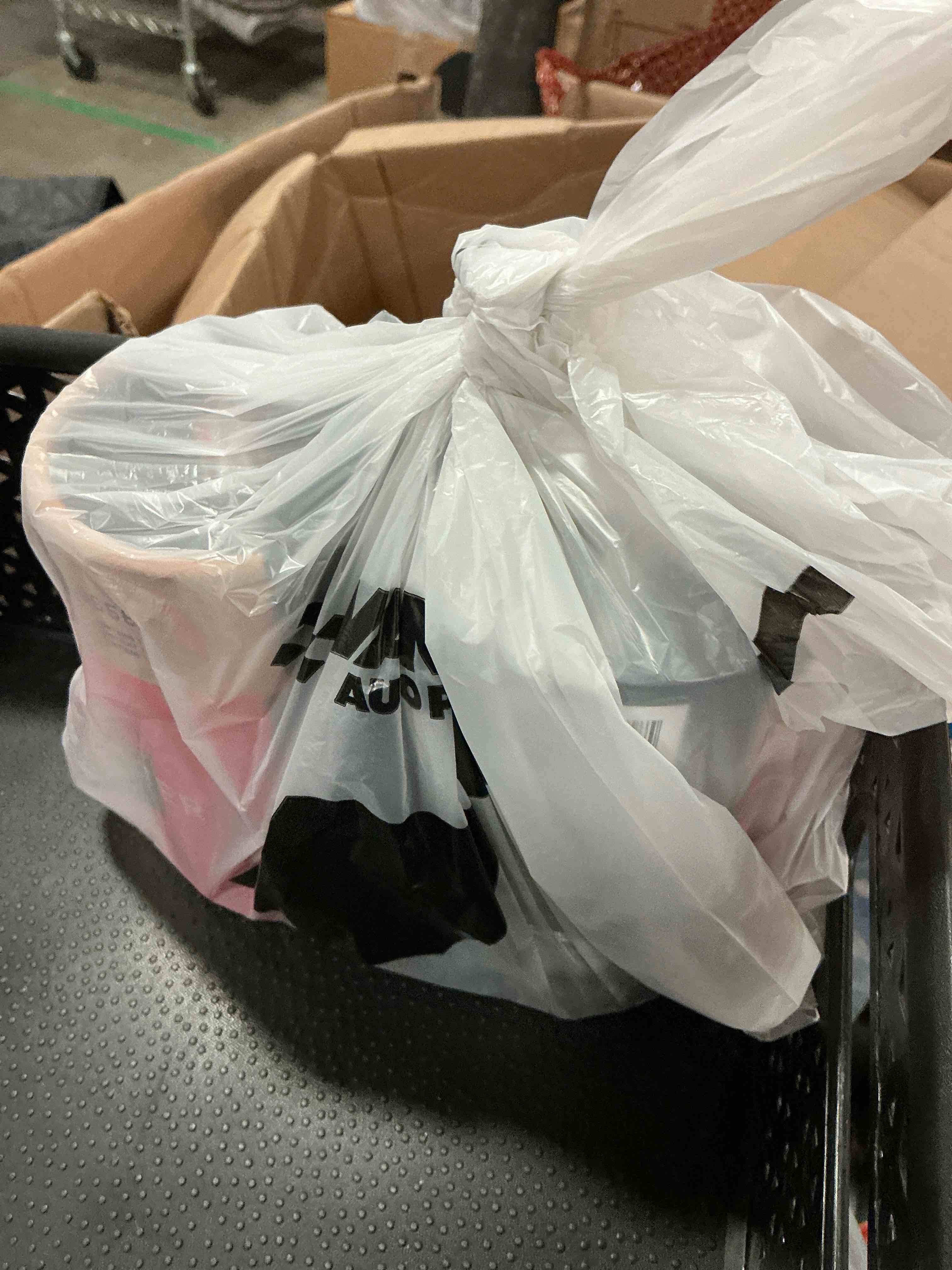 https://s3.amazonaws.com/lotting-images-prod/bidfta/BRN1910613_1752675875165.jpeg