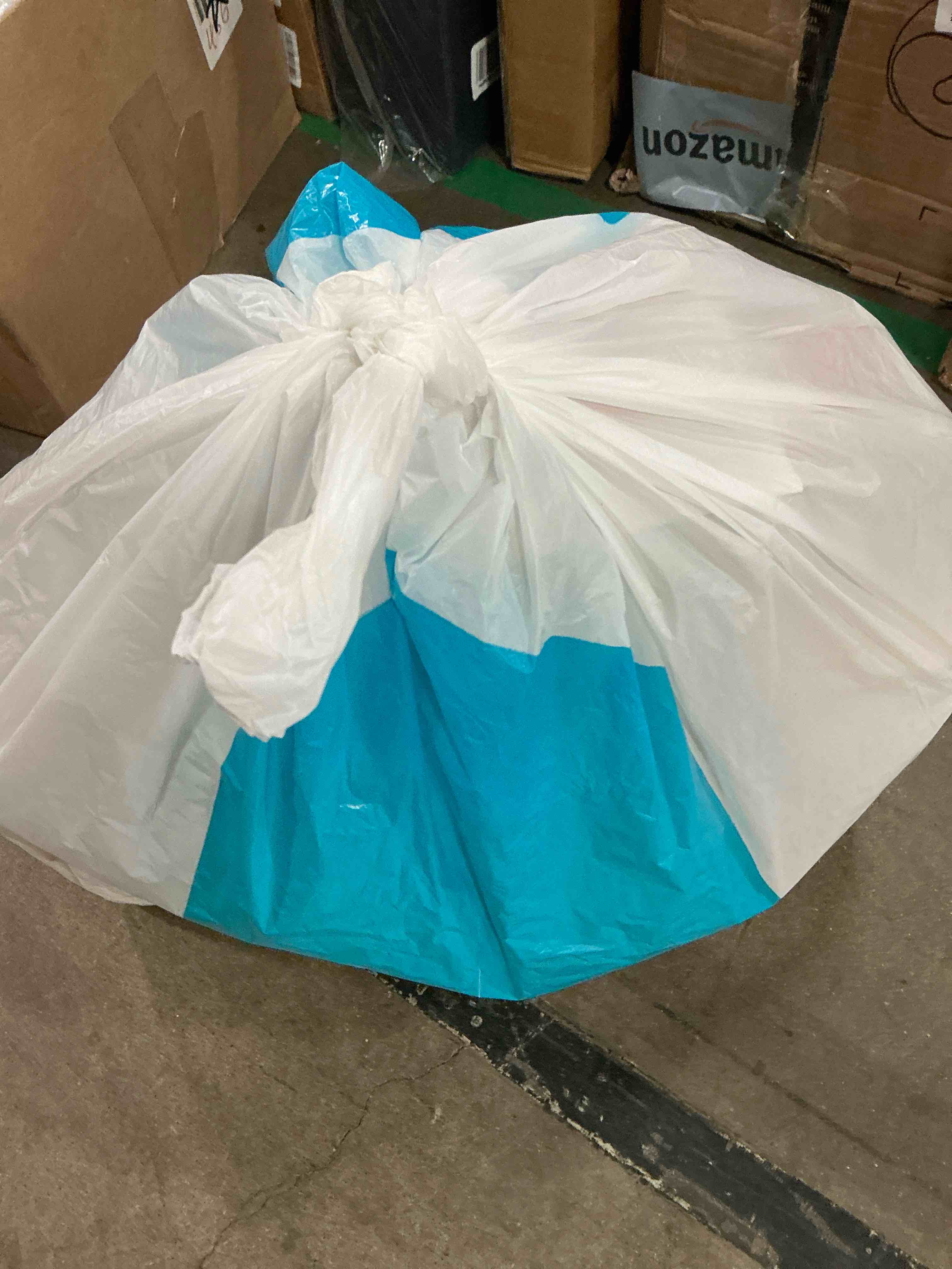 https://s3.amazonaws.com/lotting-images-prod/bidfta/BRN1910802_1753810927778.jpeg