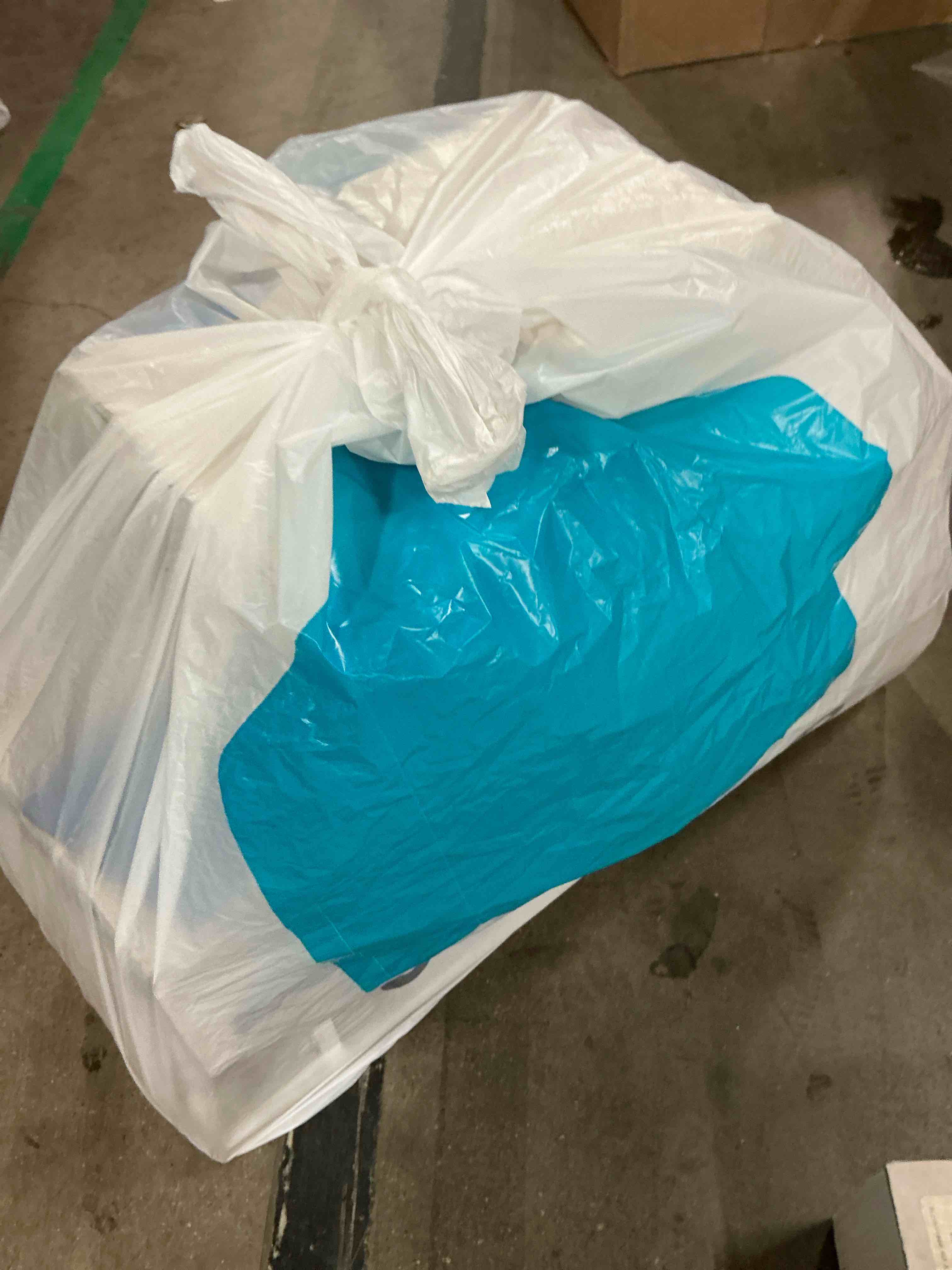 https://s3.amazonaws.com/lotting-images-prod/bidfta/BRN1910810_1753809562501.jpeg