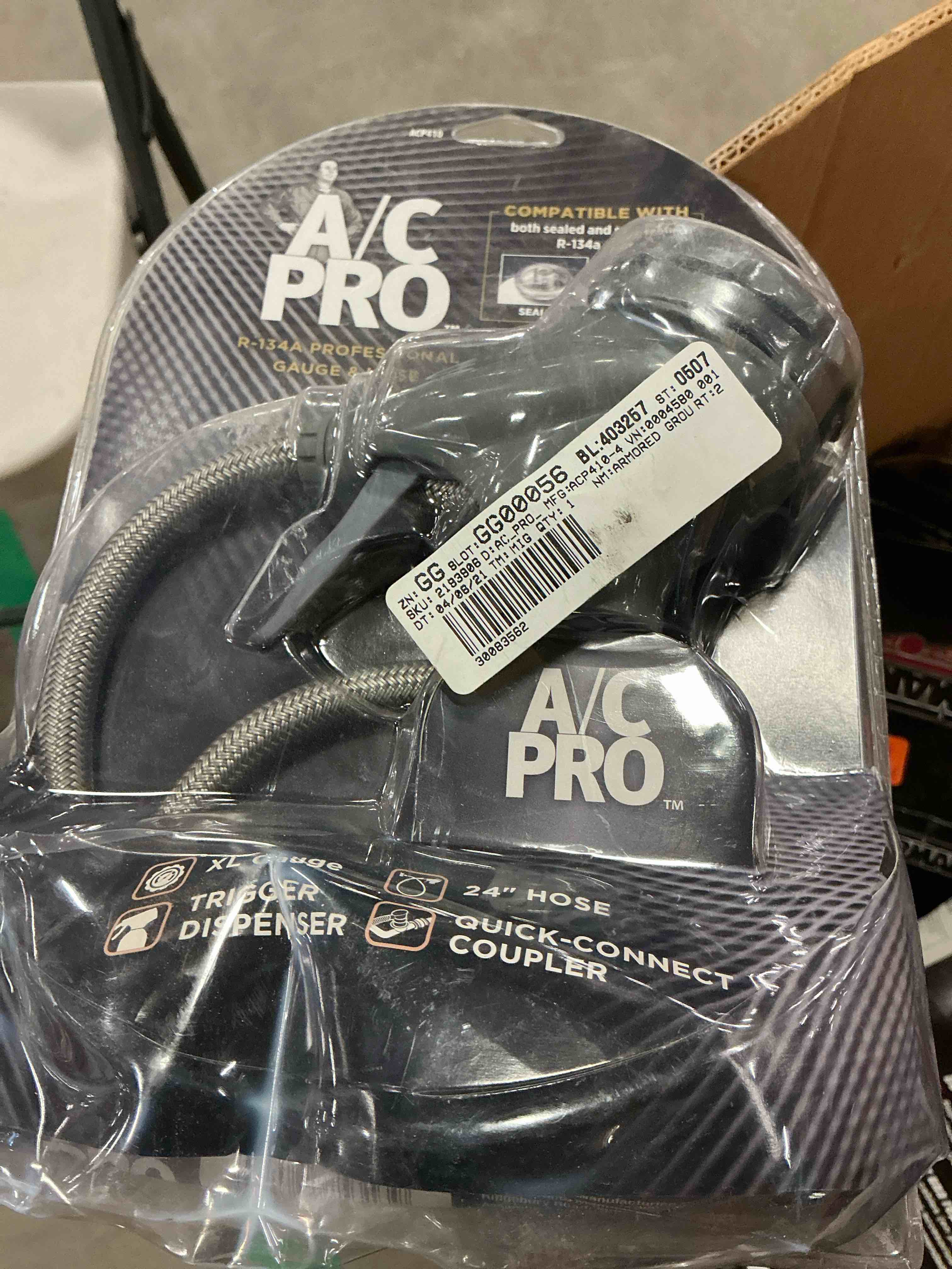 https://s3.amazonaws.com/lotting-images-prod/bidfta/BRN1910812_1753811363265.jpeg