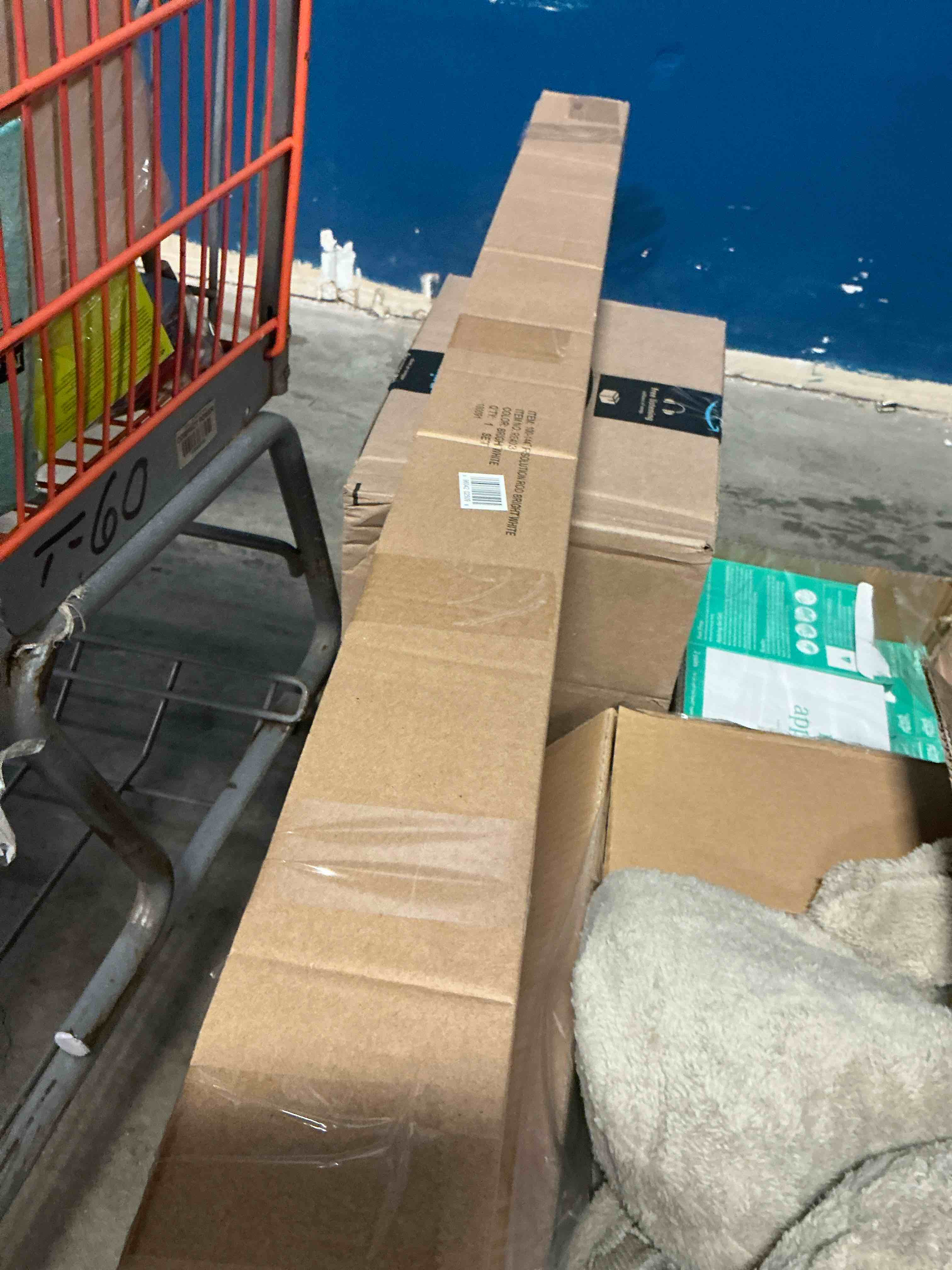 https://s3.amazonaws.com/lotting-images-prod/bidfta/BRN1911156_1755287369325.jpeg