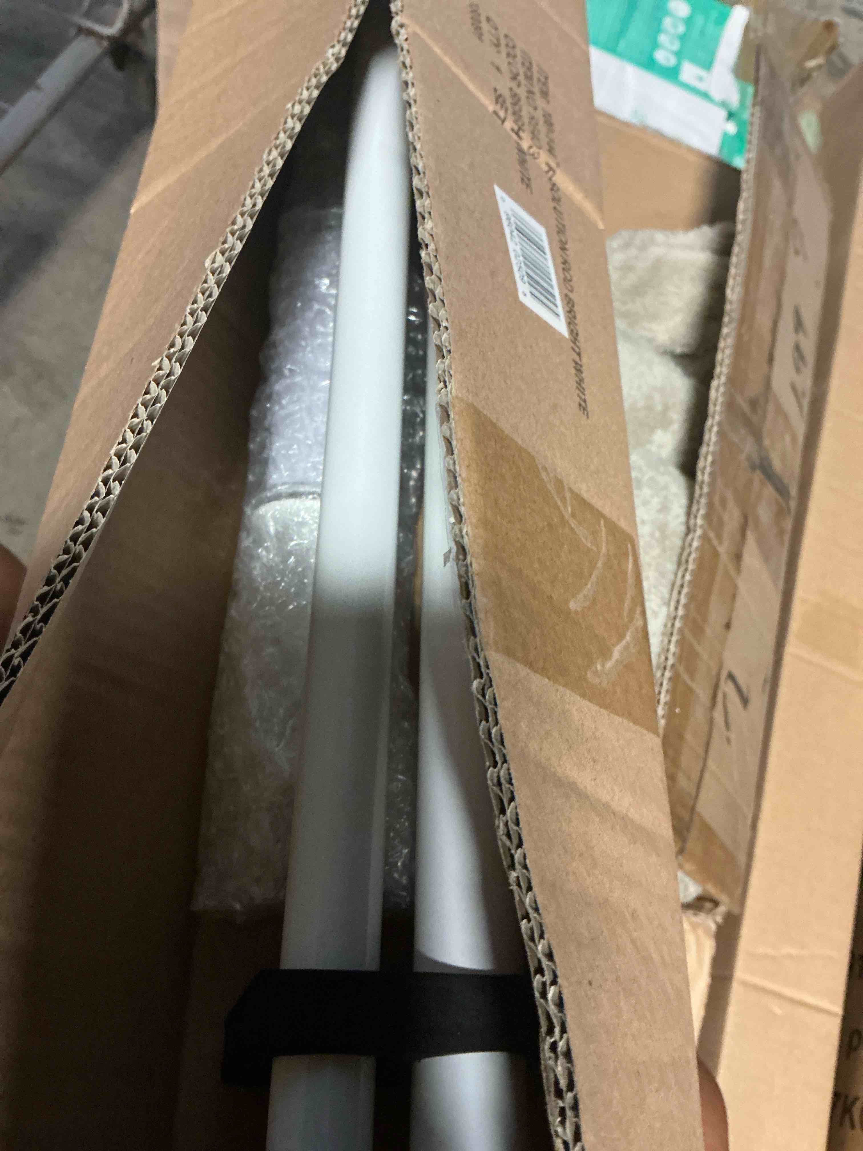 https://s3.amazonaws.com/lotting-images-prod/bidfta/BRN1911157_1755287334730.jpeg