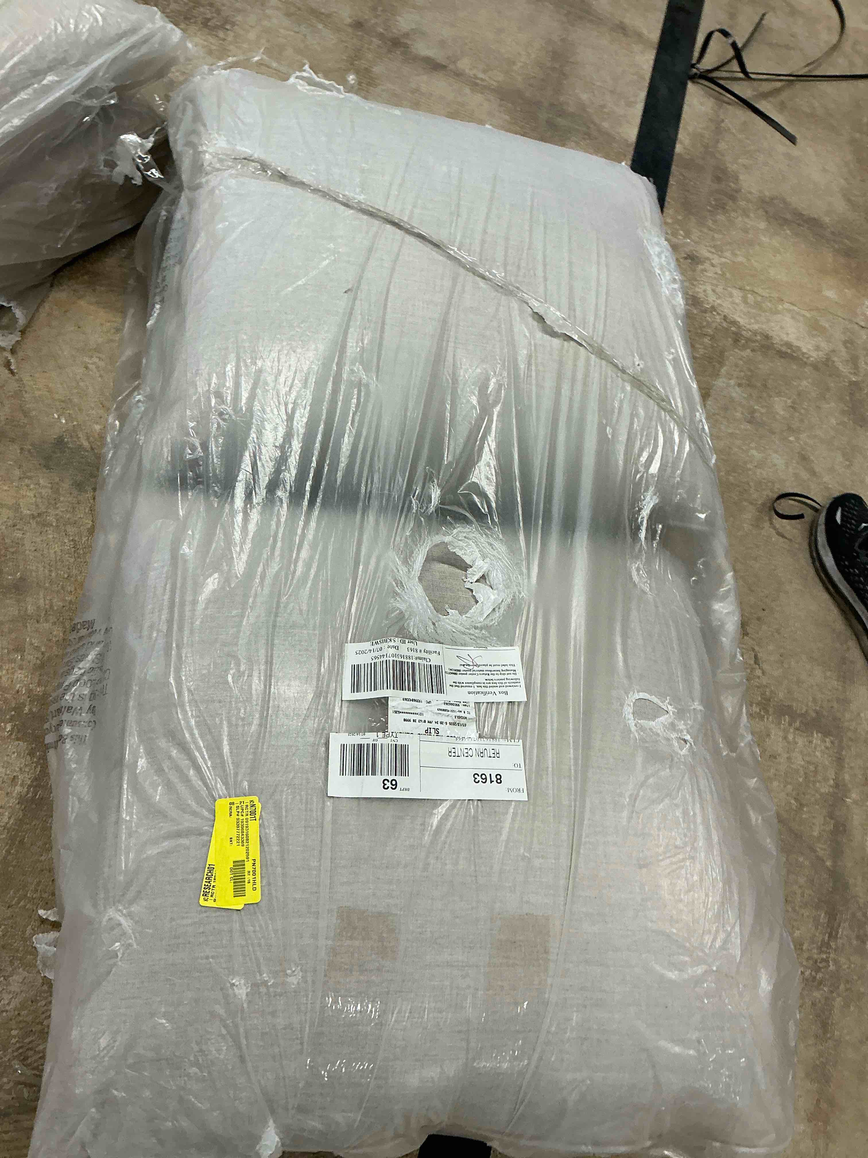 https://s3.amazonaws.com/lotting-images-prod/bidfta/BRN1911442_1756827328371.jpeg