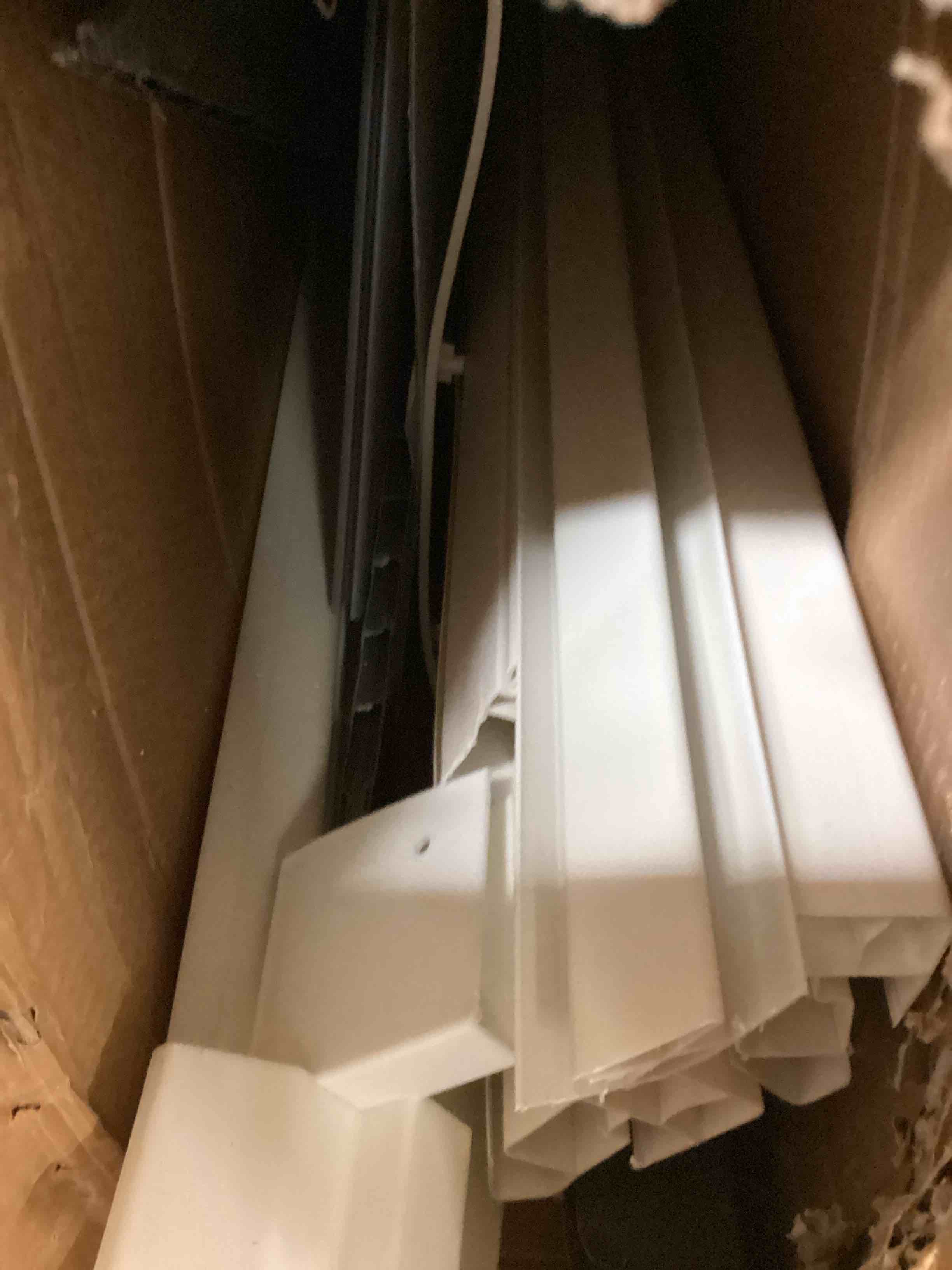 https://s3.amazonaws.com/lotting-images-prod/bidfta/BRN1911540_1760366013234.jpeg