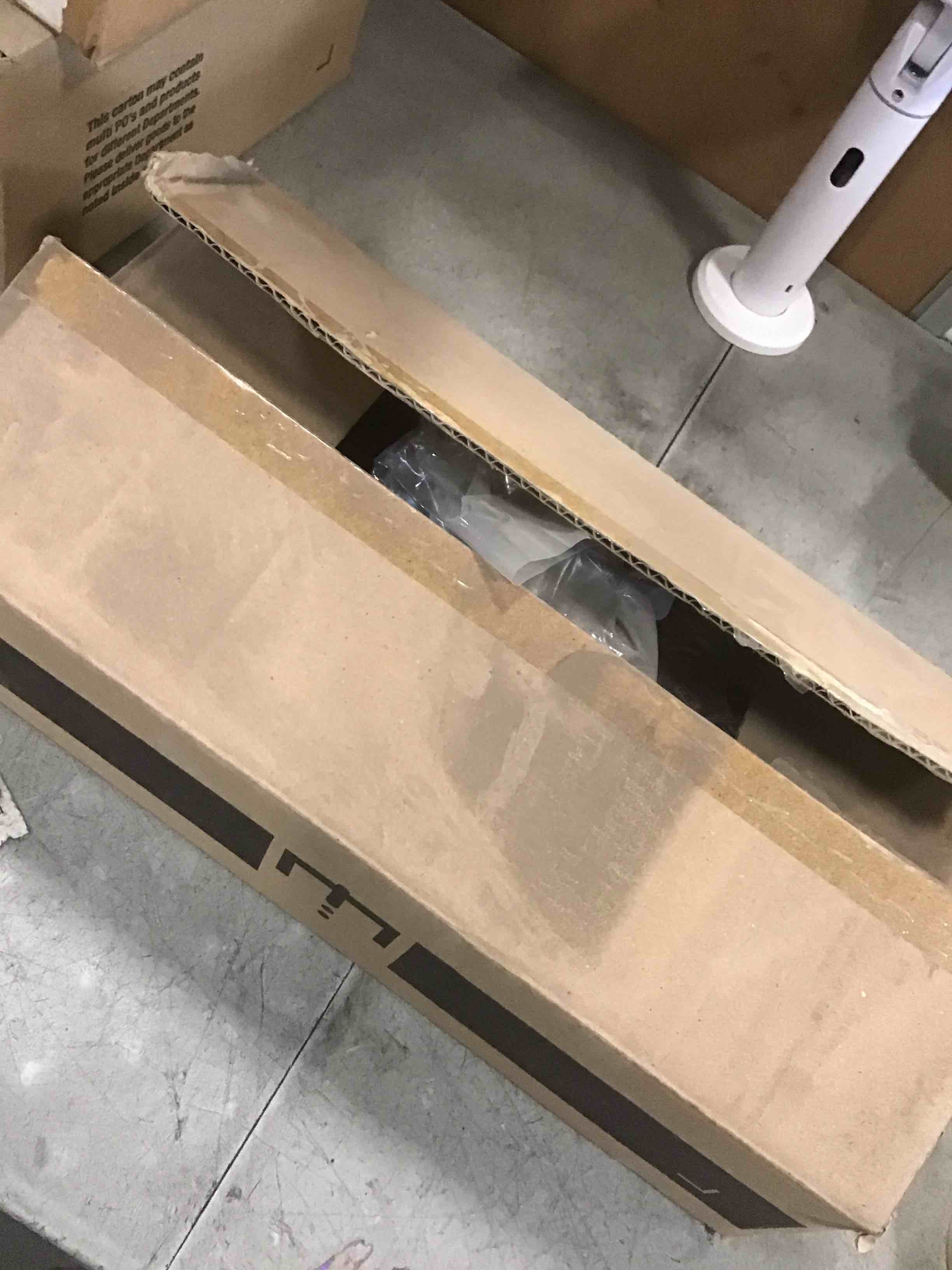 https://s3.amazonaws.com/lotting-images-prod/bidfta/BRN1962671_1744295659438.jpeg
