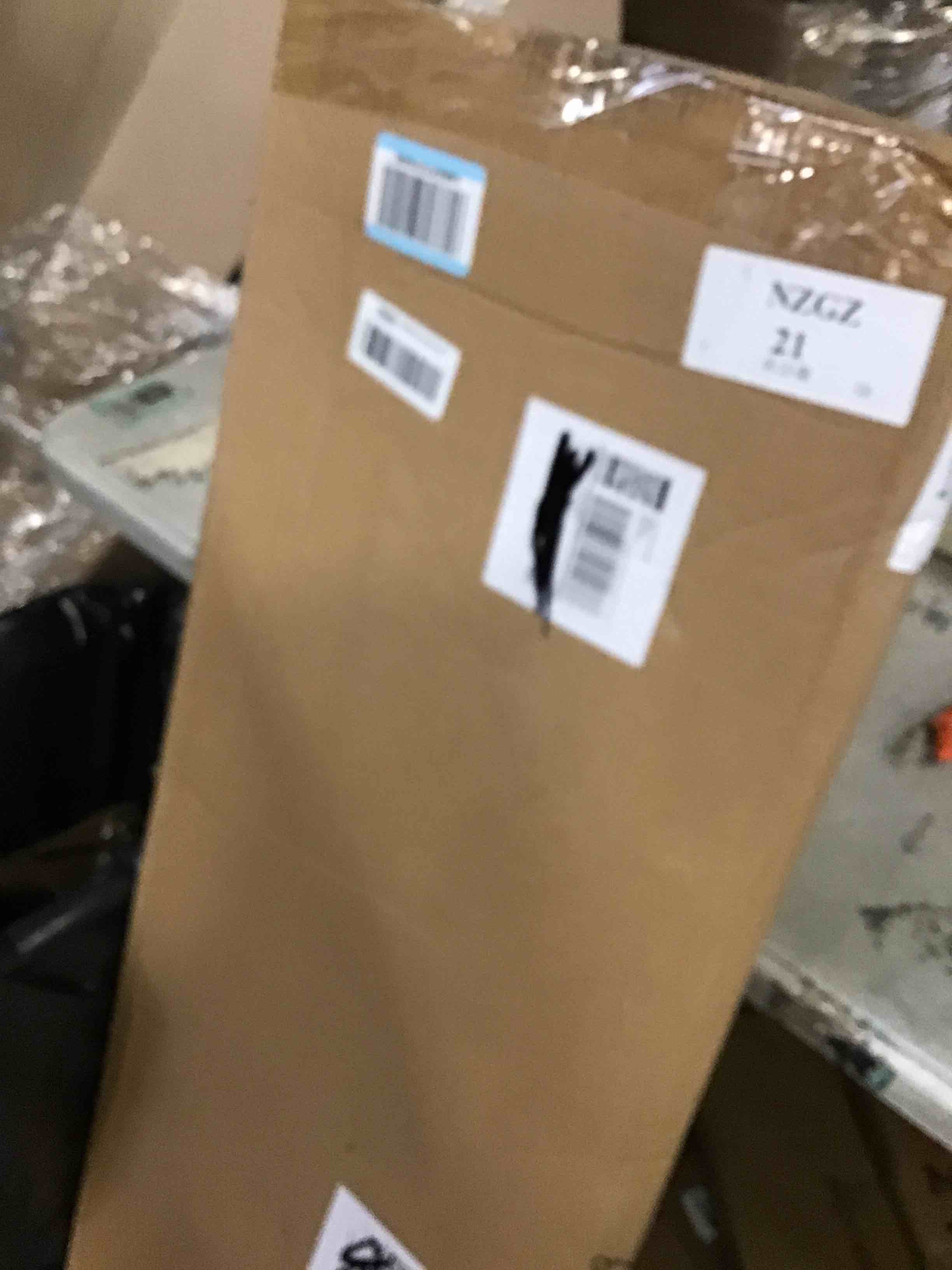 https://s3.amazonaws.com/lotting-images-prod/bidfta/BRN1968702_1744727554829.jpeg