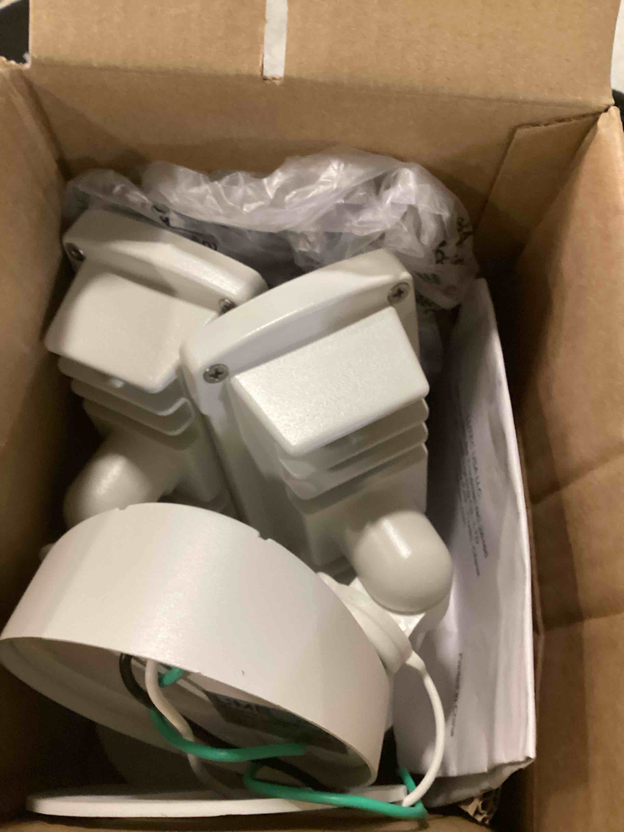 https://s3.amazonaws.com/lotting-images-prod/bidfta/BRN1971031_1744825475450.jpeg