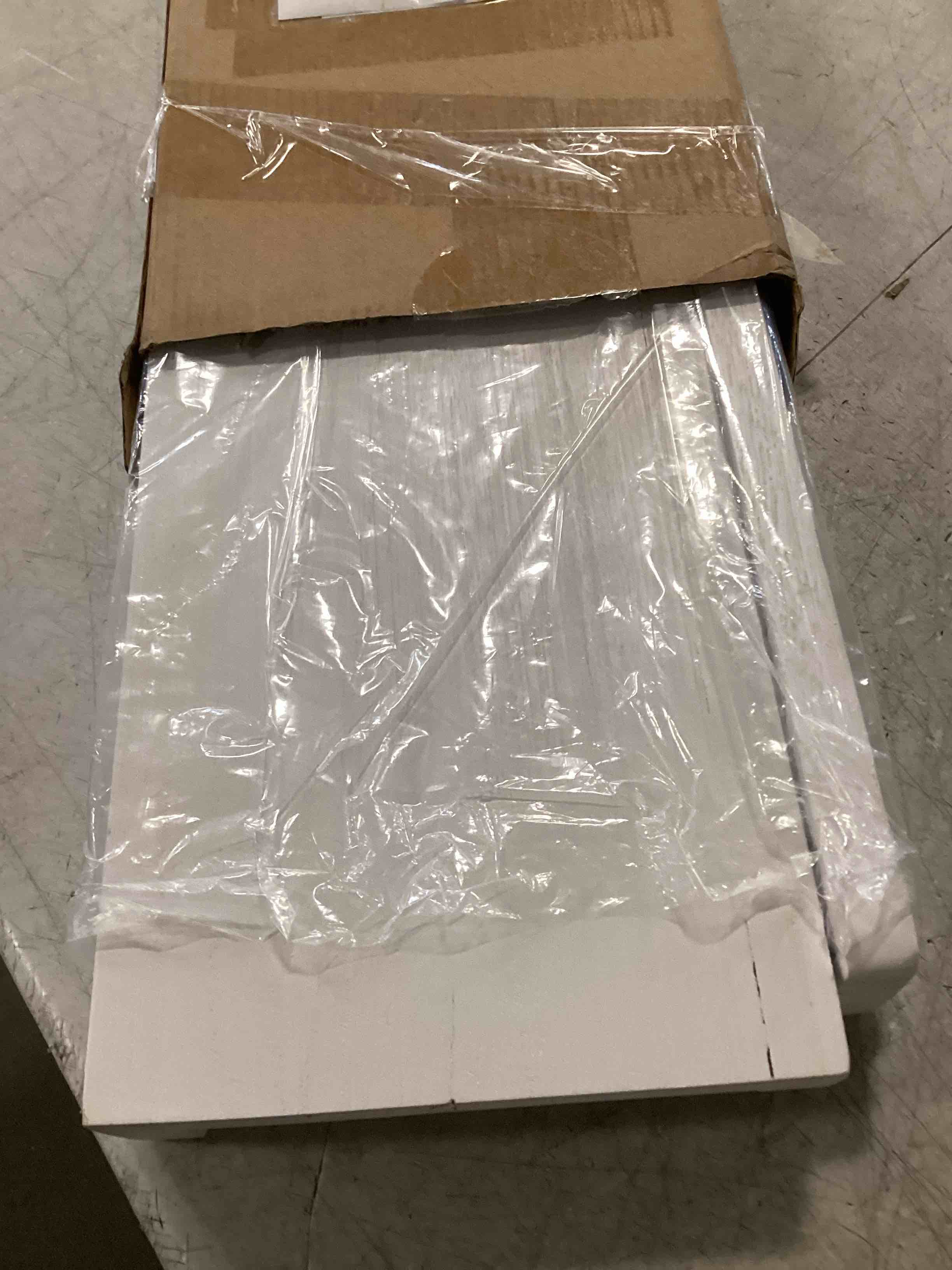 https://s3.amazonaws.com/lotting-images-prod/bidfta/BRN1971230_1744911840178.jpeg