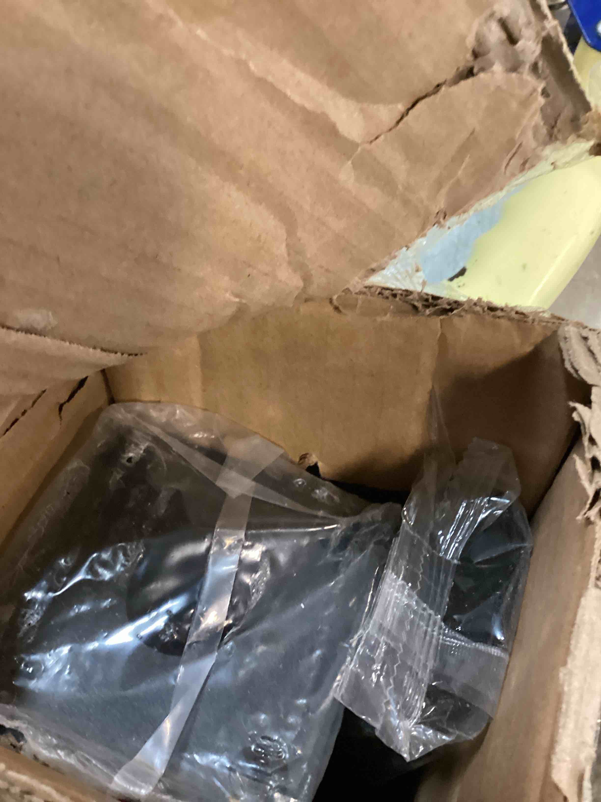 https://s3.amazonaws.com/lotting-images-prod/bidfta/BRN1971610_1745333642245.jpeg