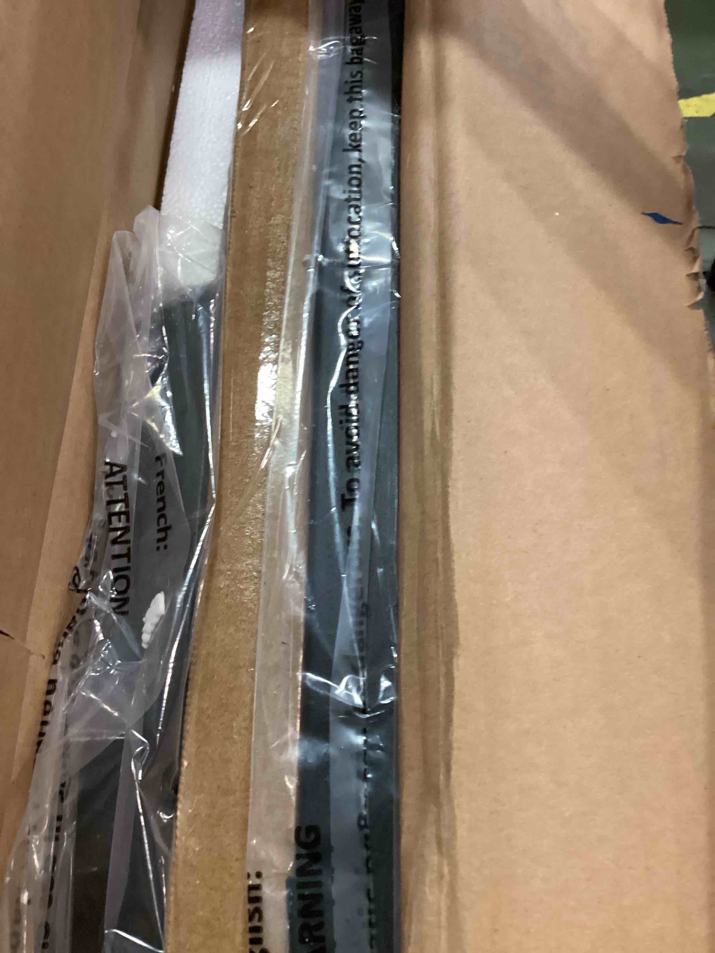 https://s3.amazonaws.com/lotting-images-prod/bidfta/BRN1971926_1745496545264.jpeg