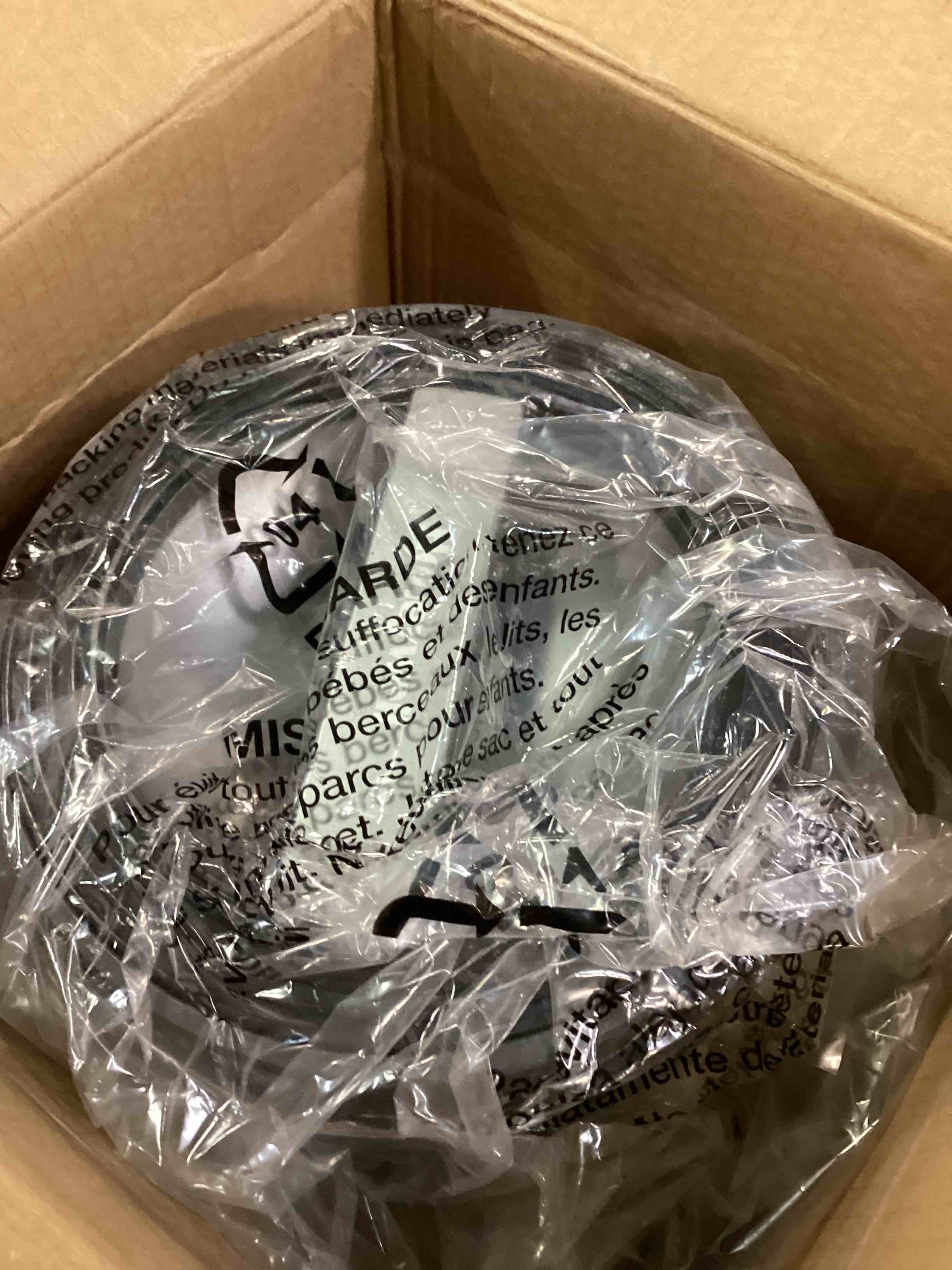 https://s3.amazonaws.com/lotting-images-prod/bidfta/BRN1971947_1745498852892.jpeg