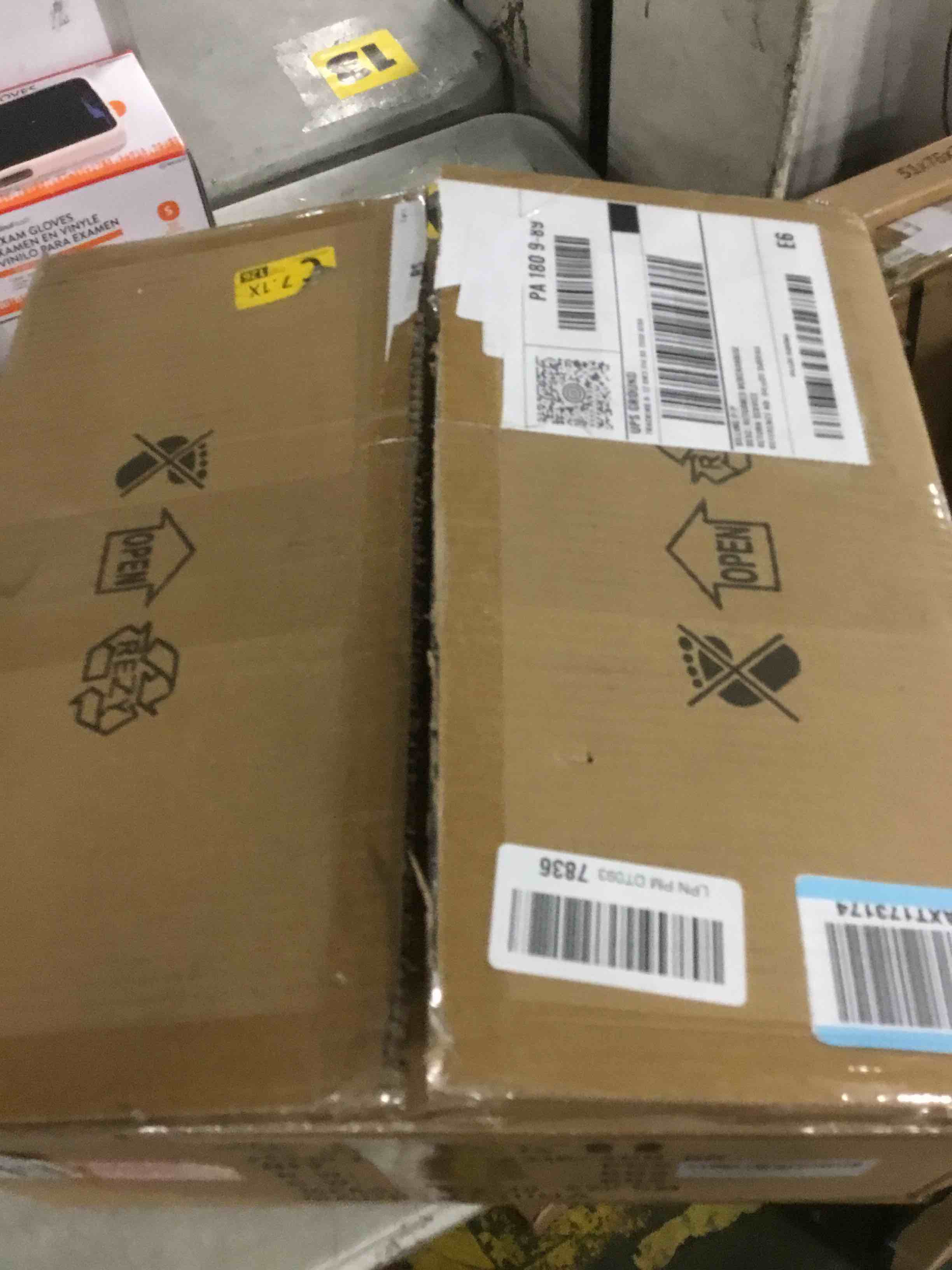 https://s3.amazonaws.com/lotting-images-prod/bidfta/BRN1972740_1743787365165.jpeg