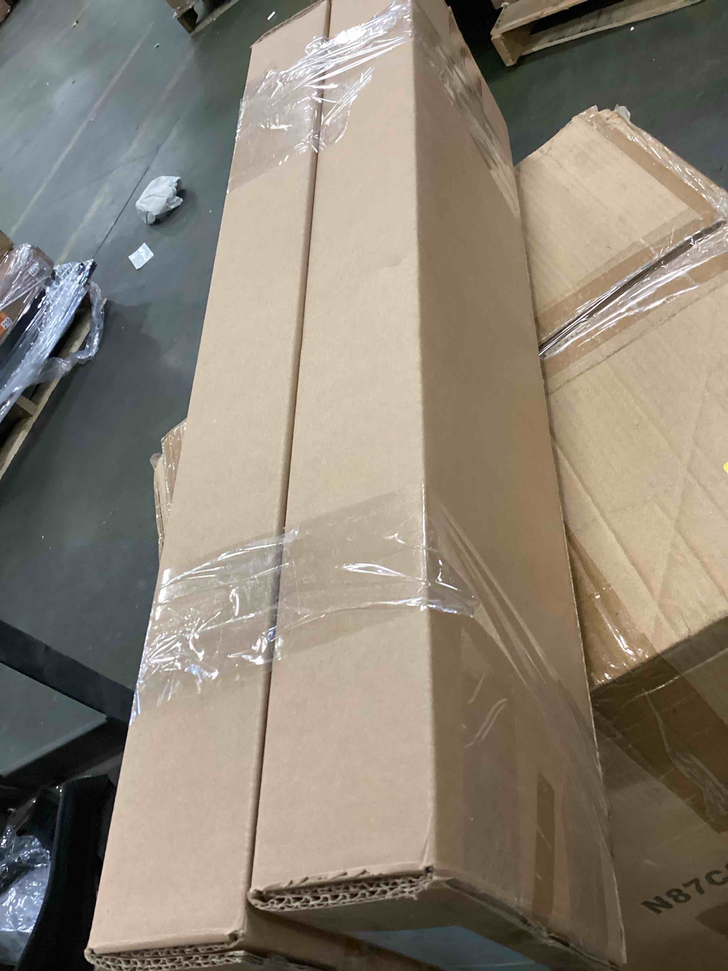 https://s3.amazonaws.com/lotting-images-prod/bidfta/BRN1979287_1746550004646.jpeg